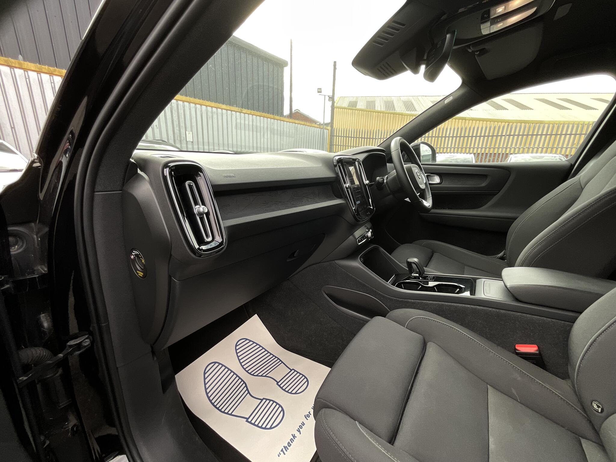 Volvo XC40 view 21