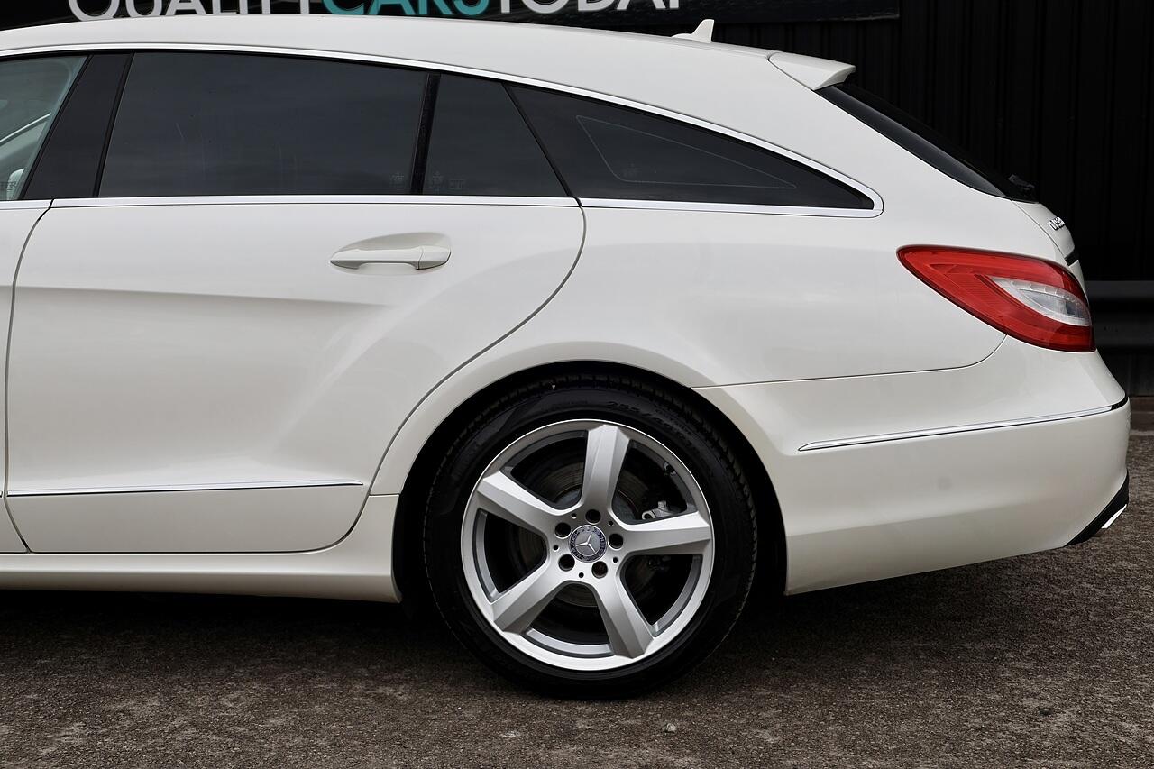 Mercedes-Benz CLS view 32