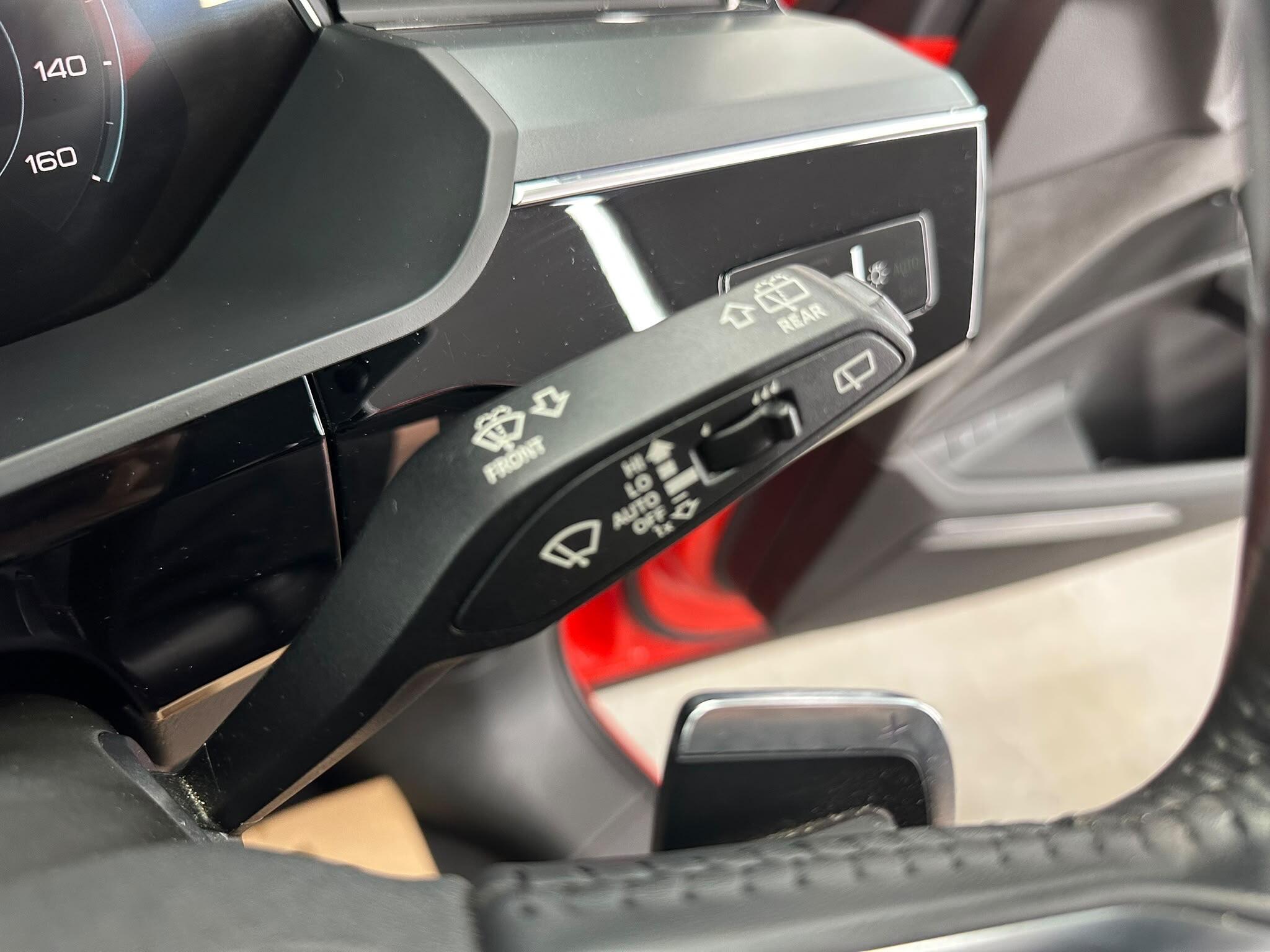 Audi E-Tron view 40