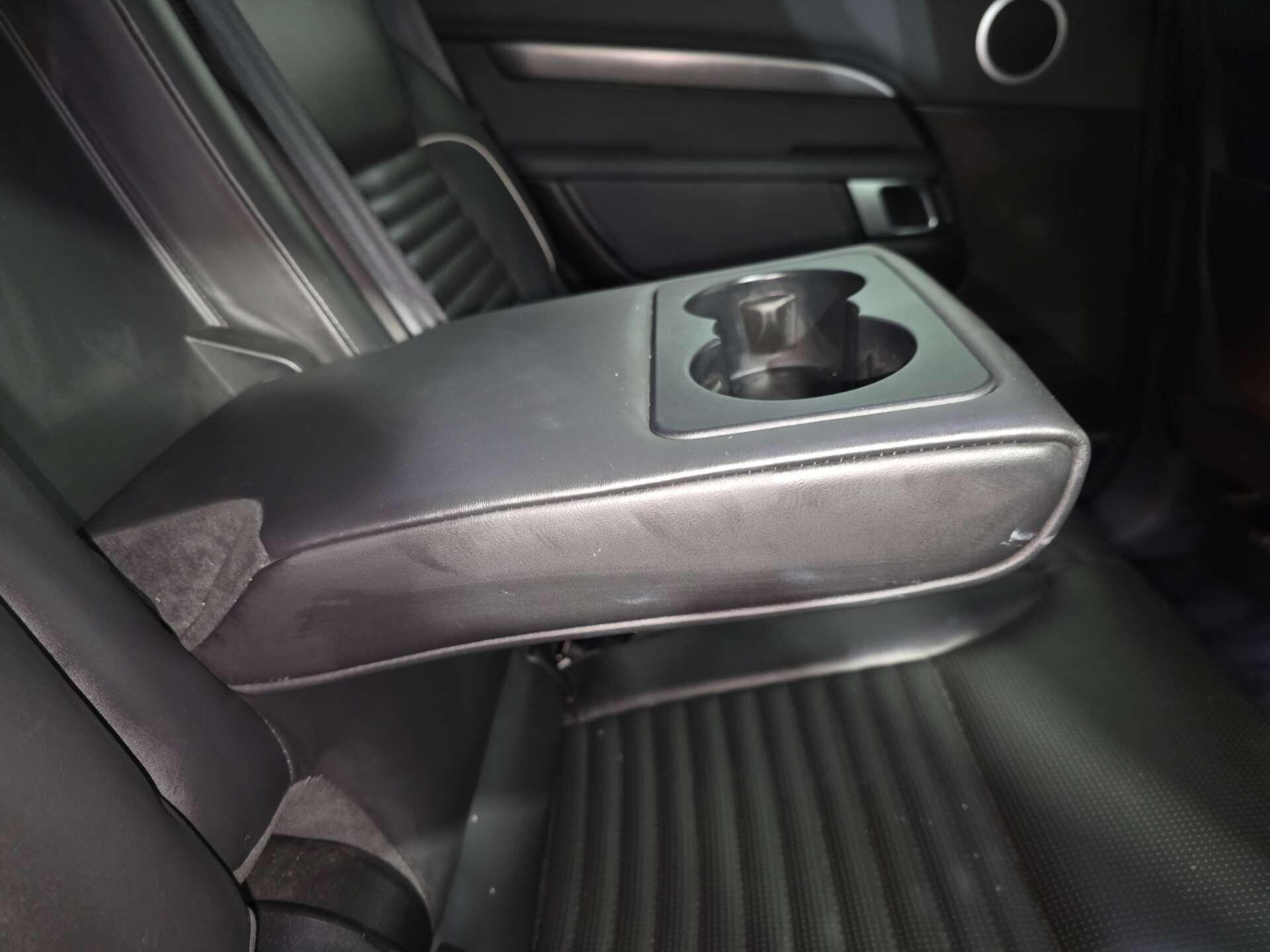 Land Rover Discovery view 64