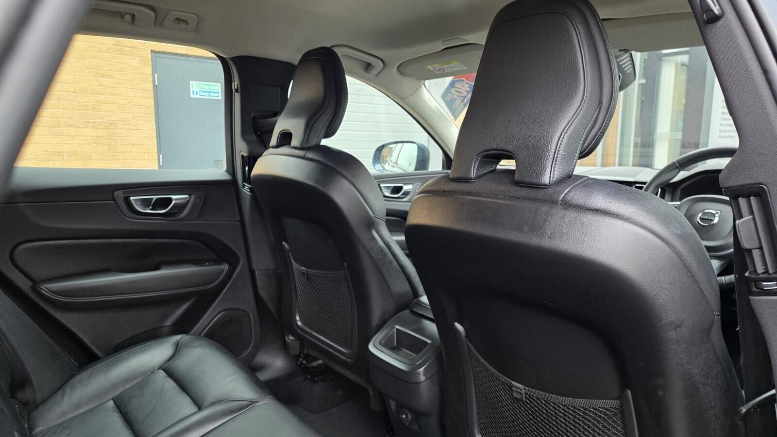 Volvo XC60 view 22