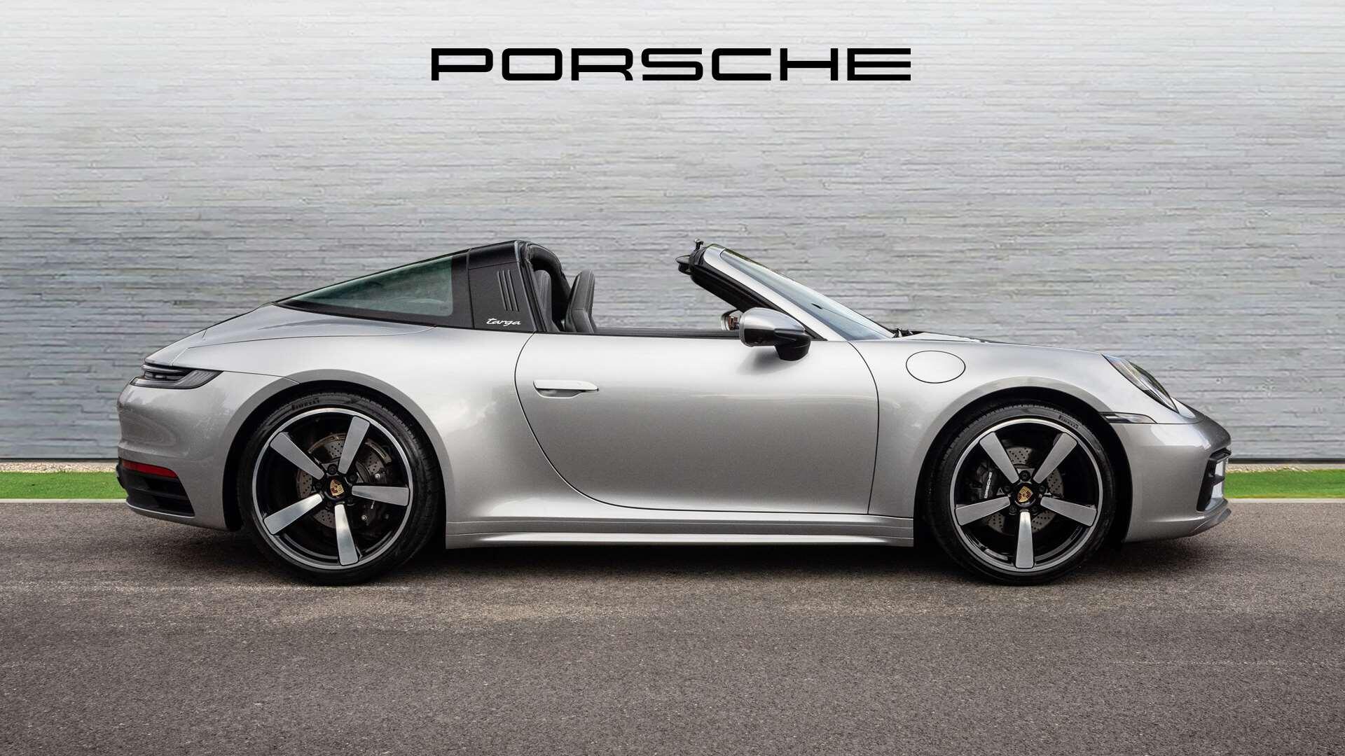 Porsche 911 view 2