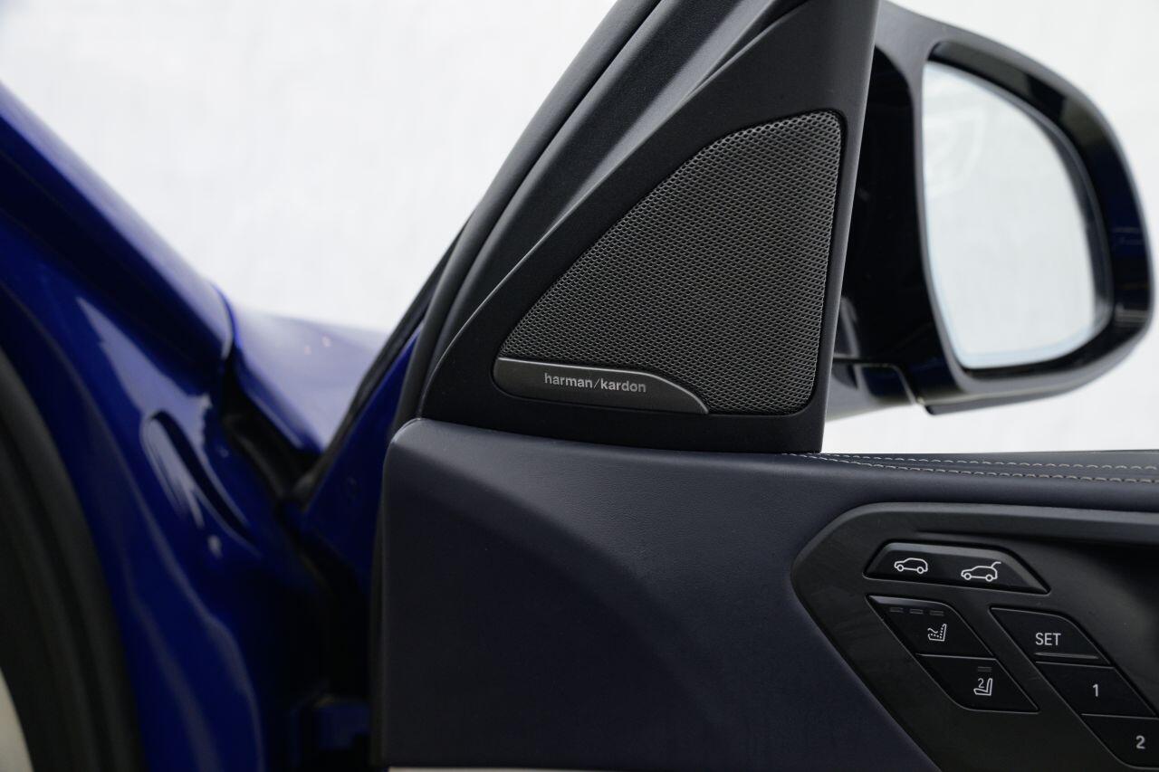 BMW X6 M view 24