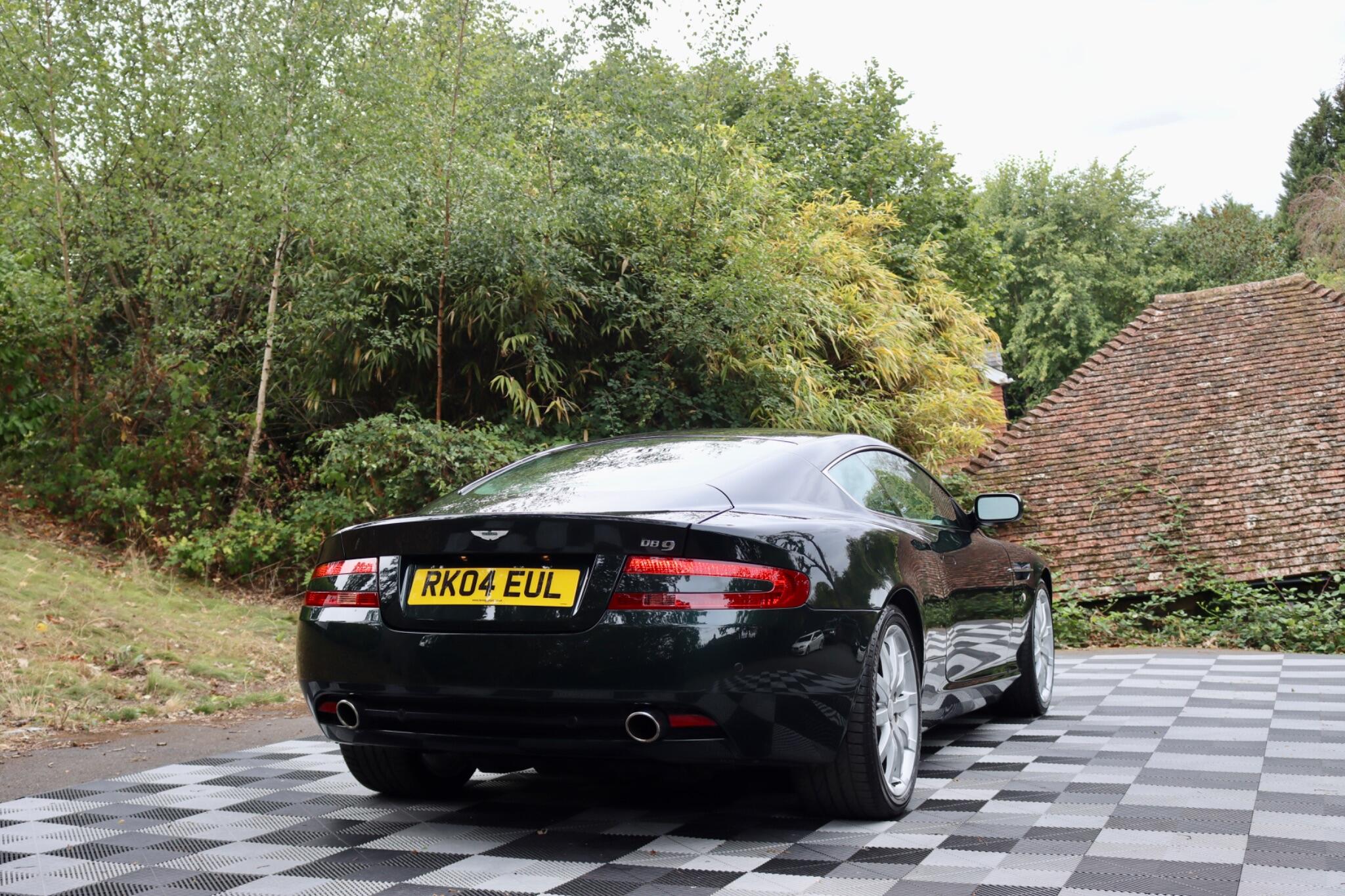 Aston Martin DB9 view 46