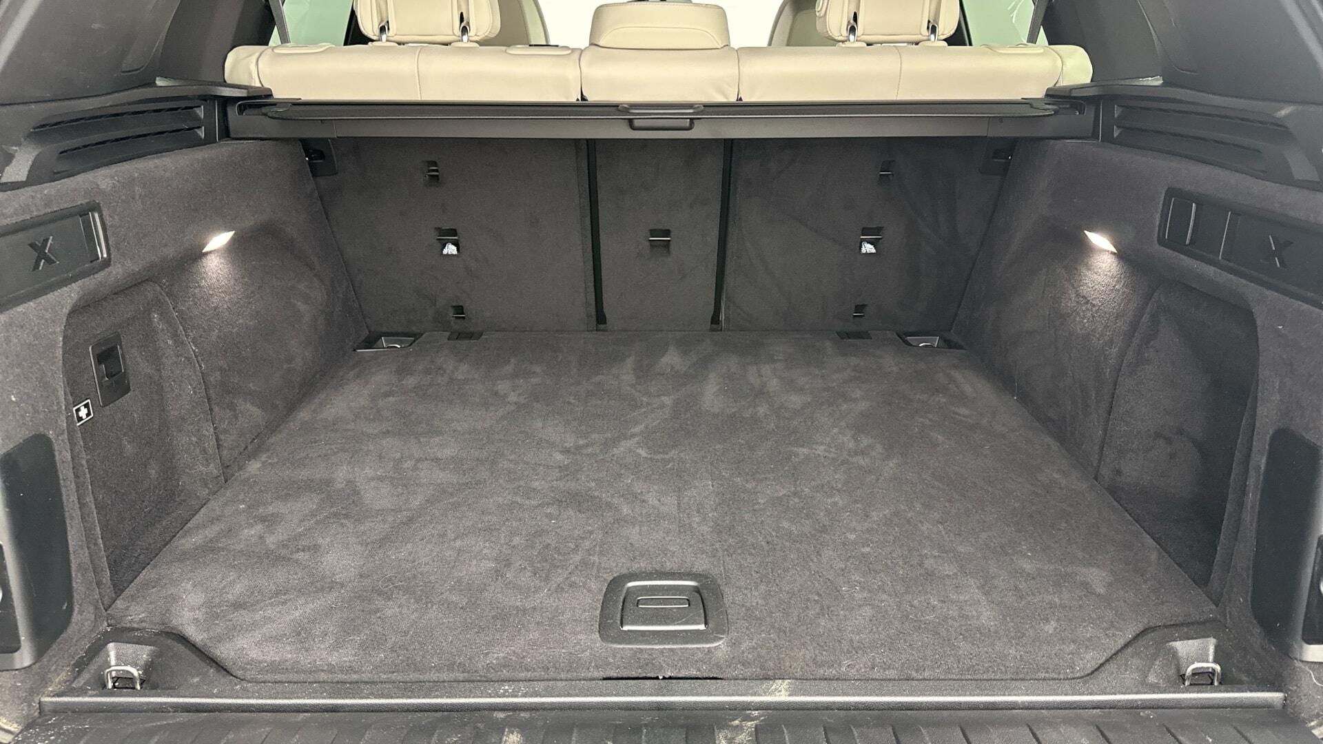 BMW X5 view 13