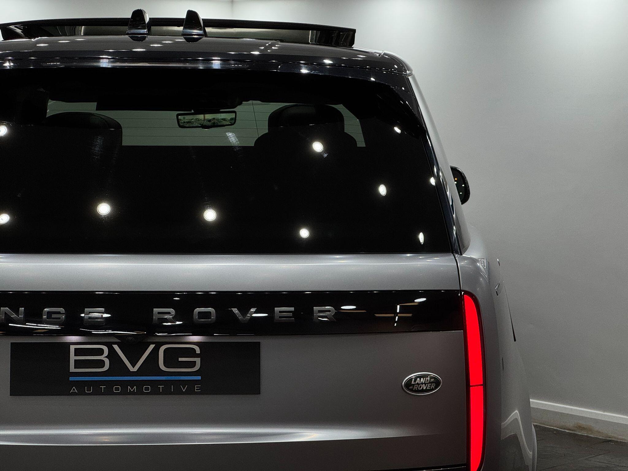 Land Rover Range Rover view 21