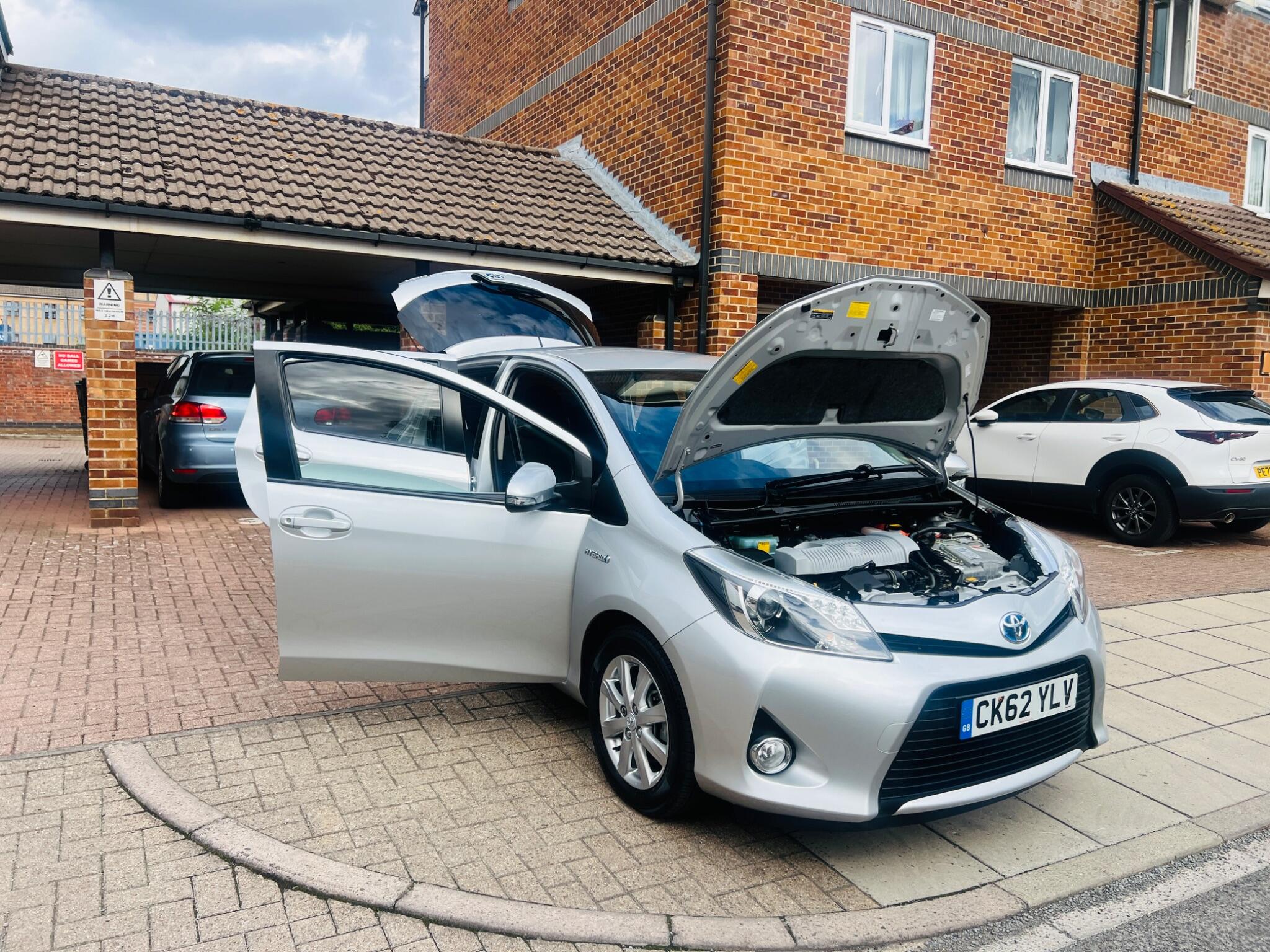 Toyota Yaris view 11