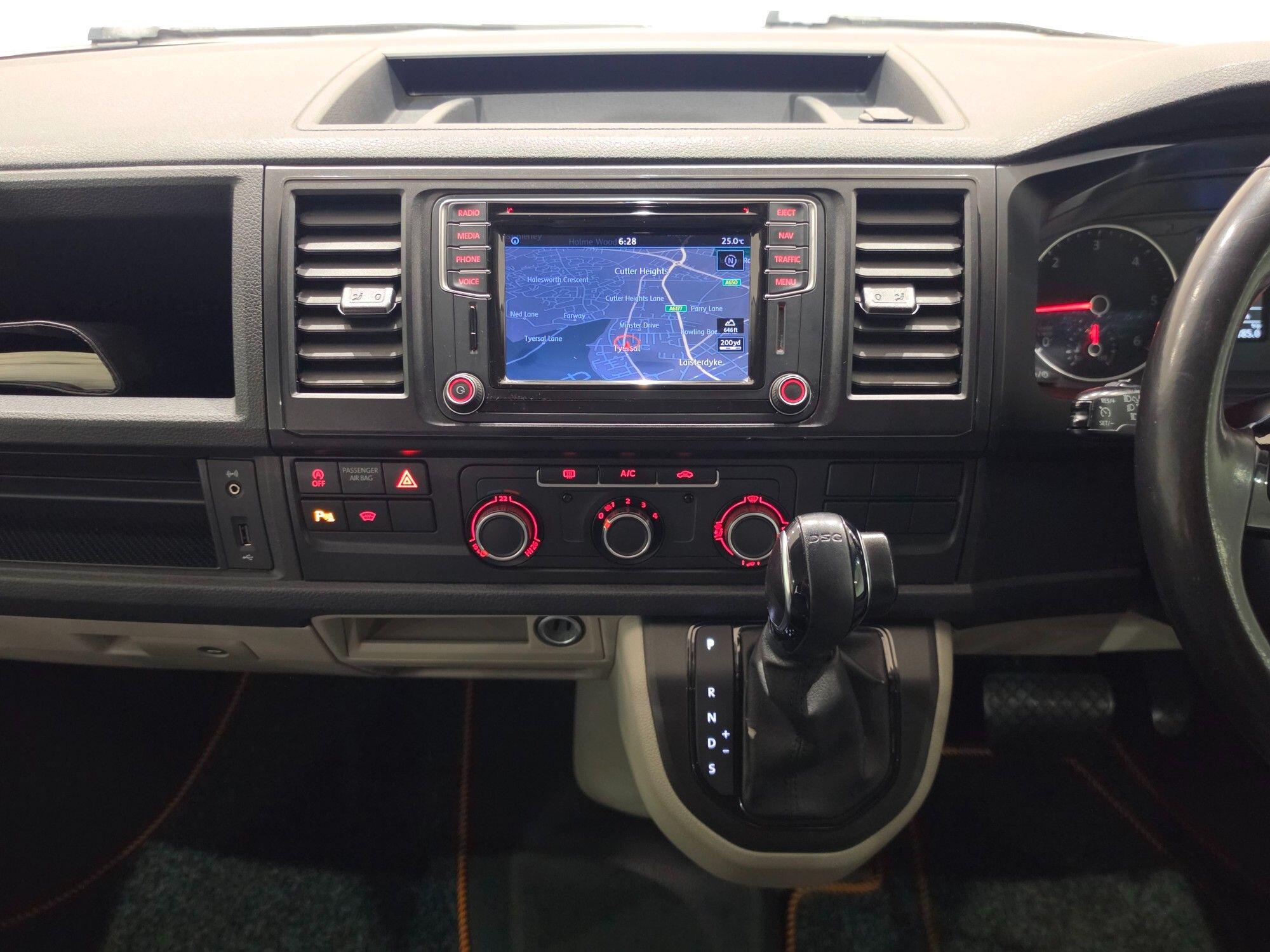 Volkswagen Transporter view 39