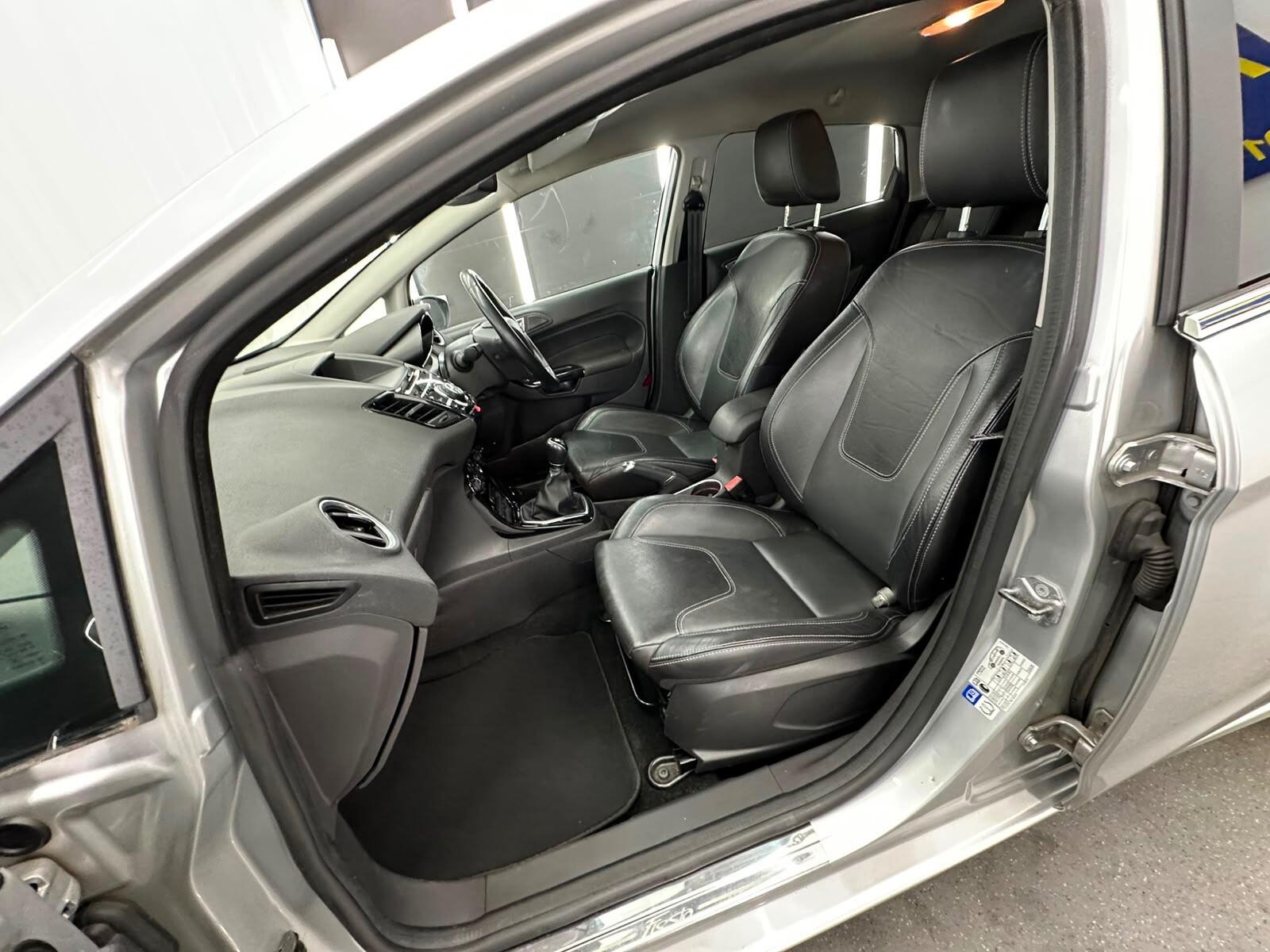 Ford Fiesta view 26