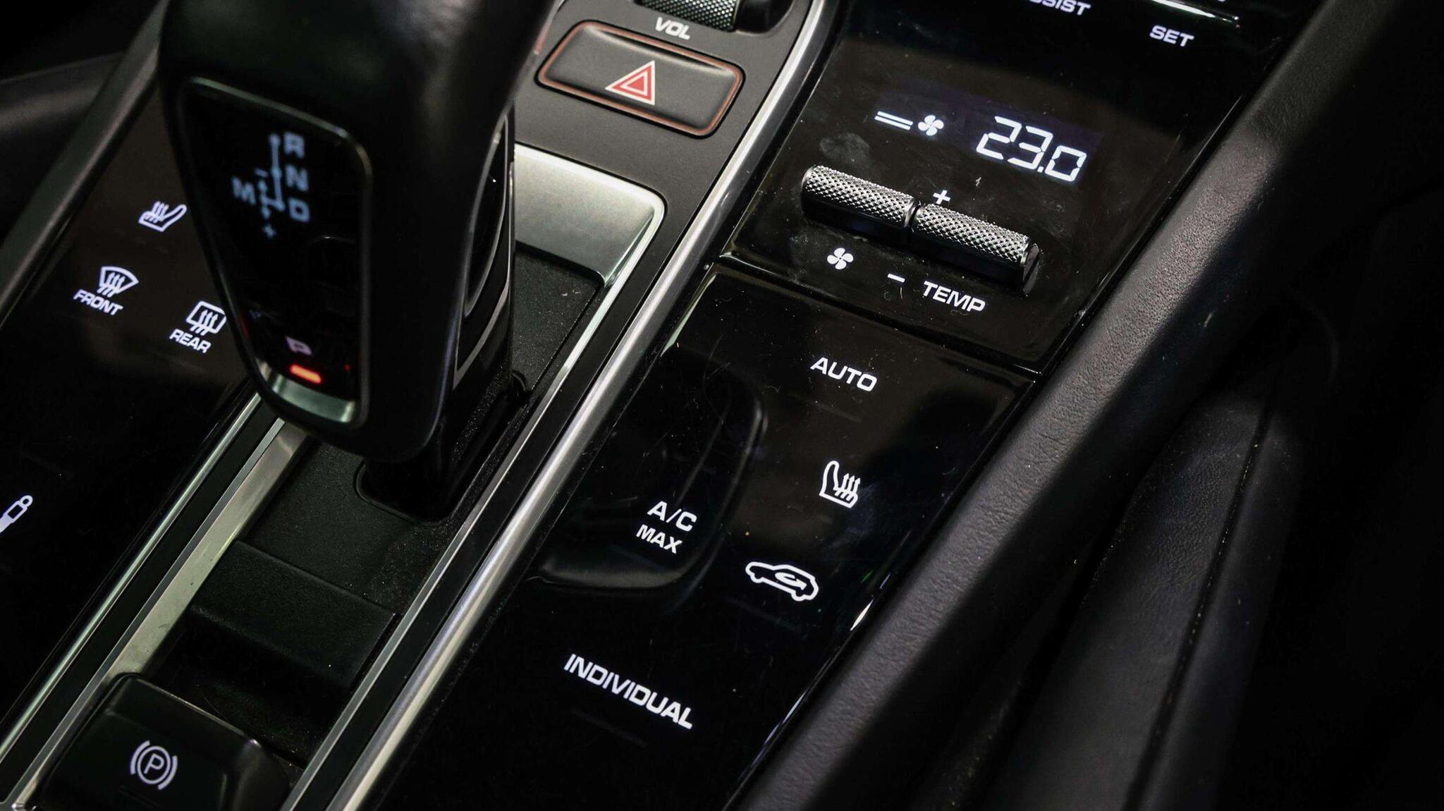 Porsche Cayenne view 18