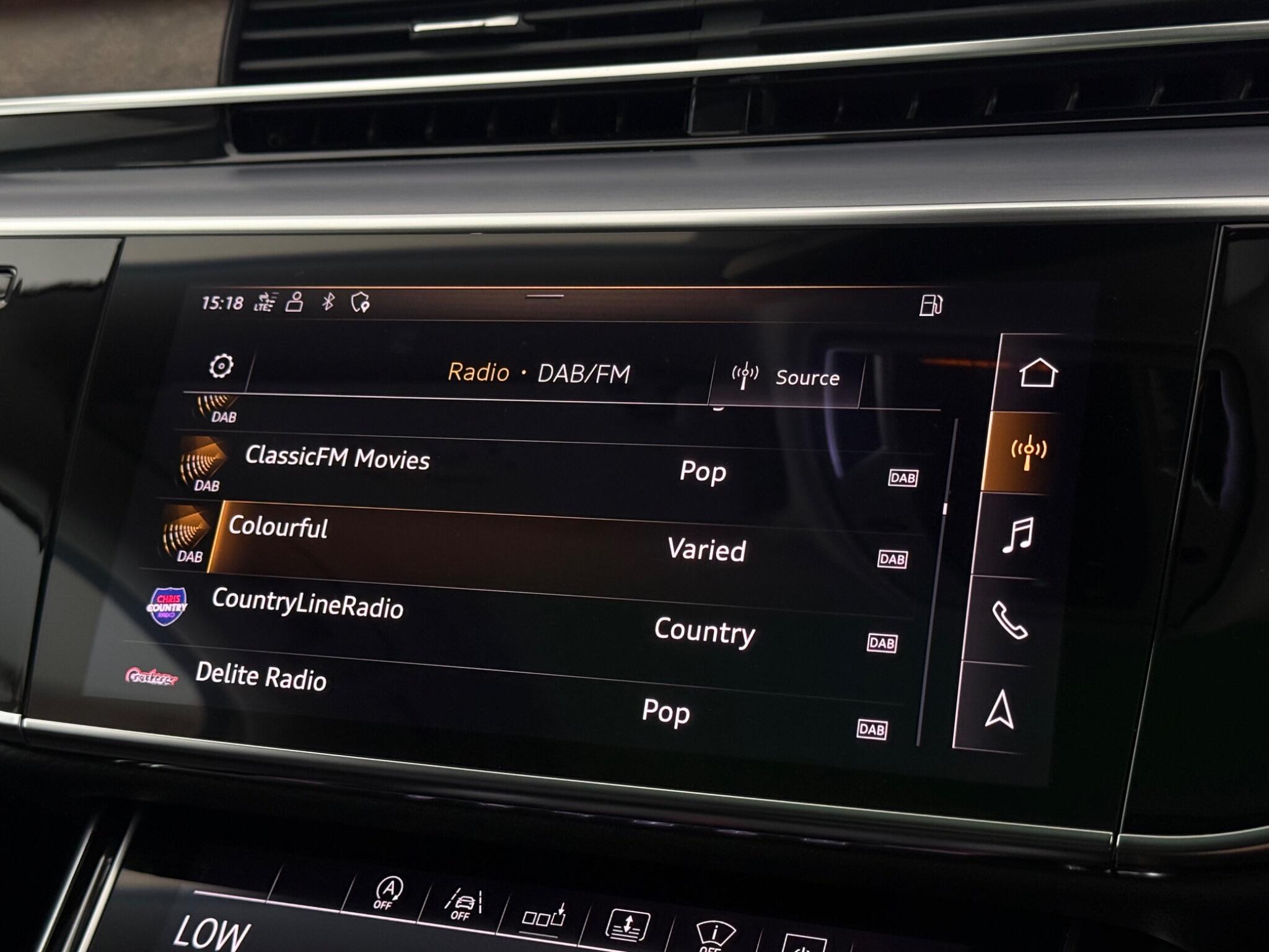 Audi A8 view 27