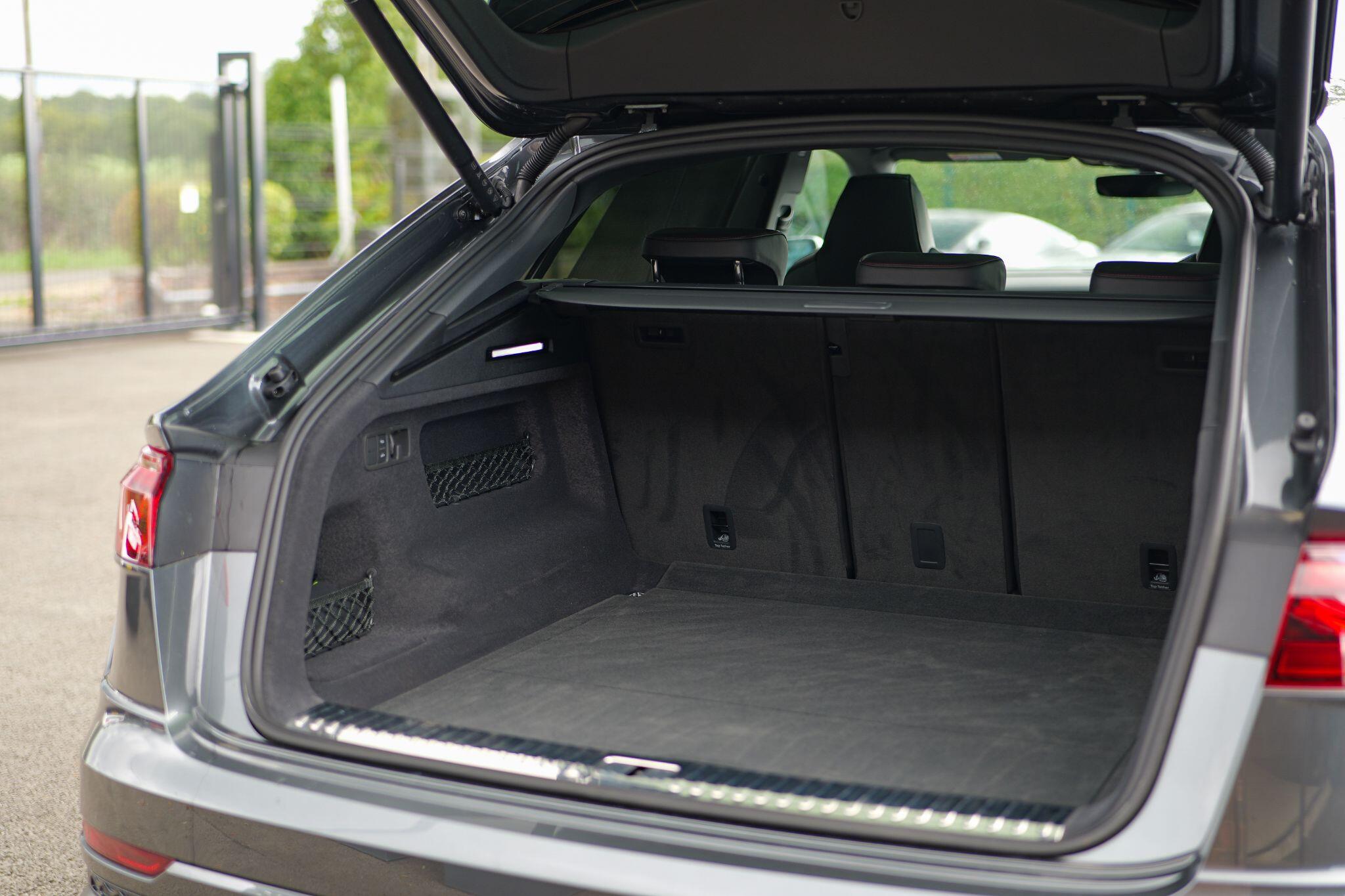Audi RSQ8 view 37