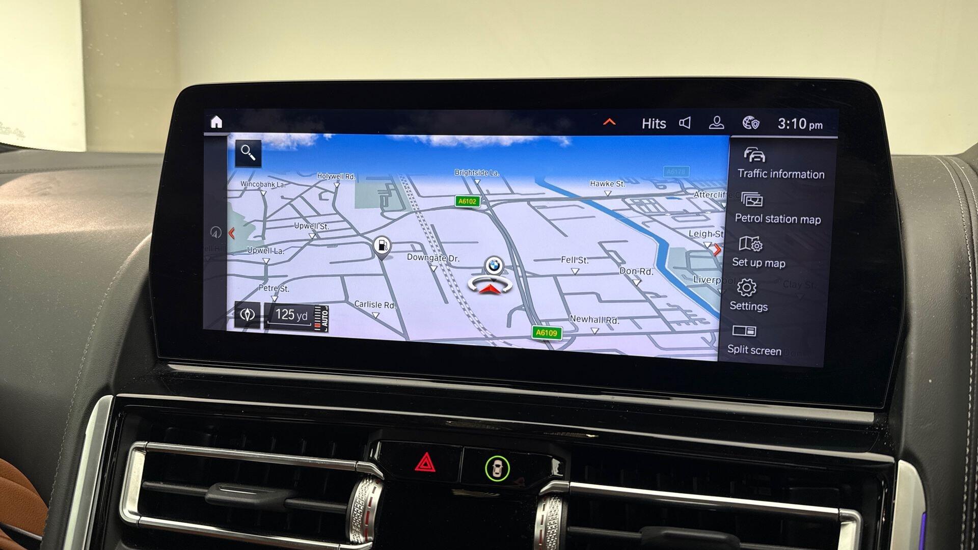 BMW 8 Series view 24