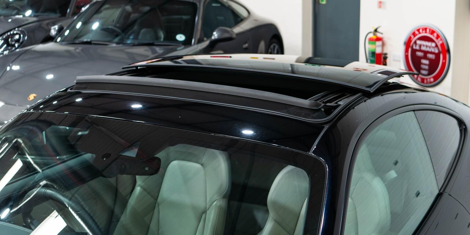 Porsche 911 view 47