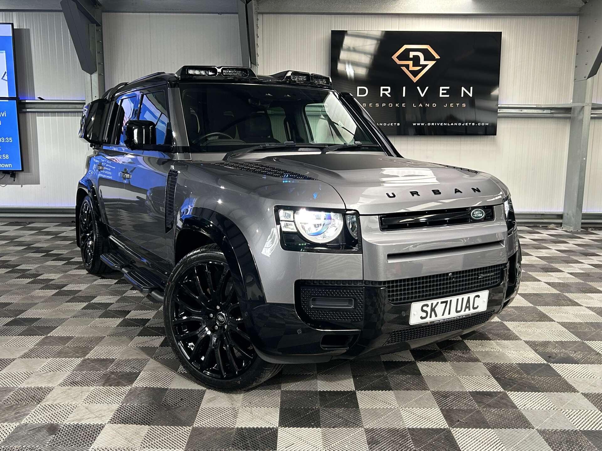 Land Rover Defender 110 view 4