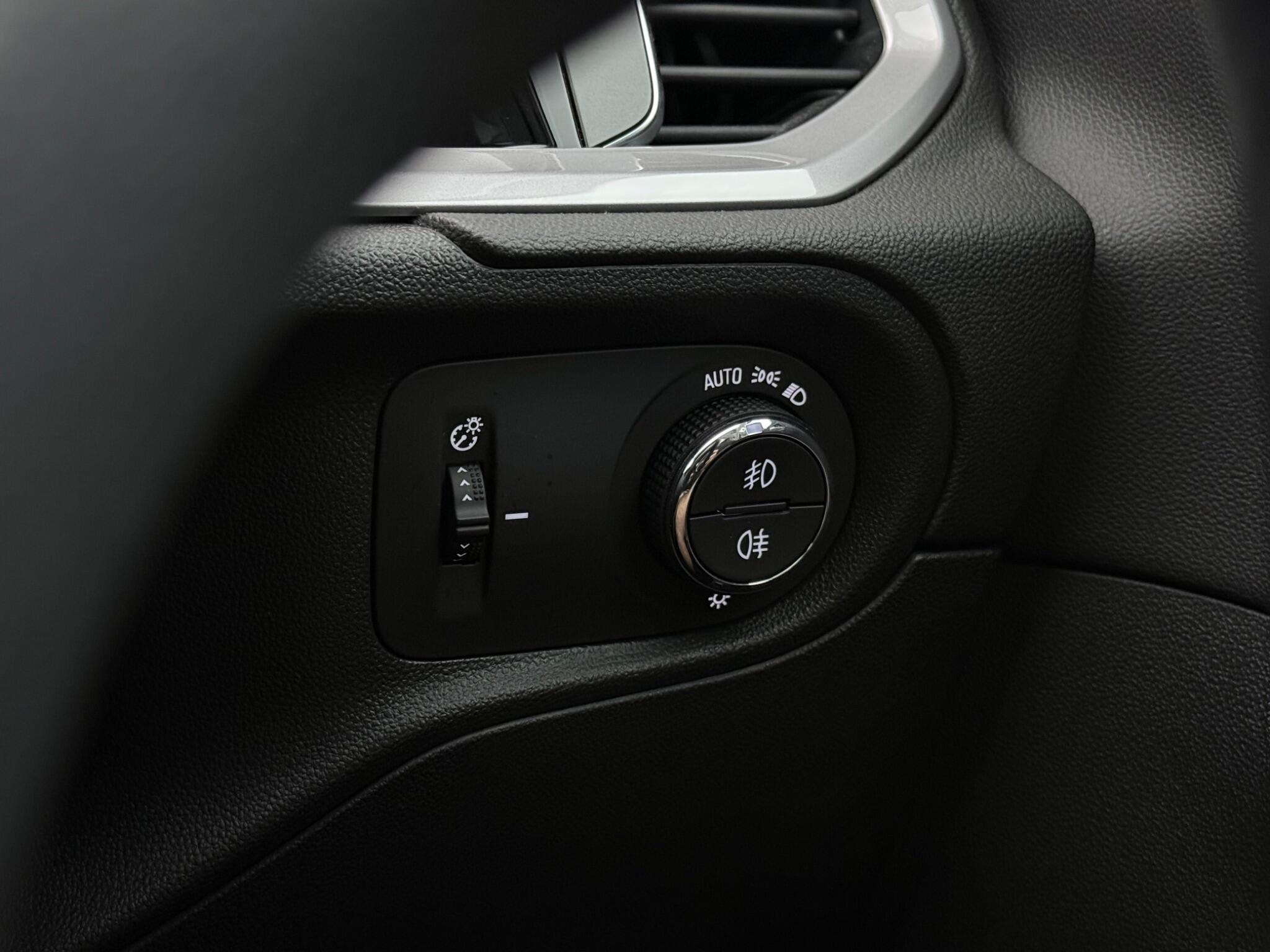 Vauxhall Grandland view 18