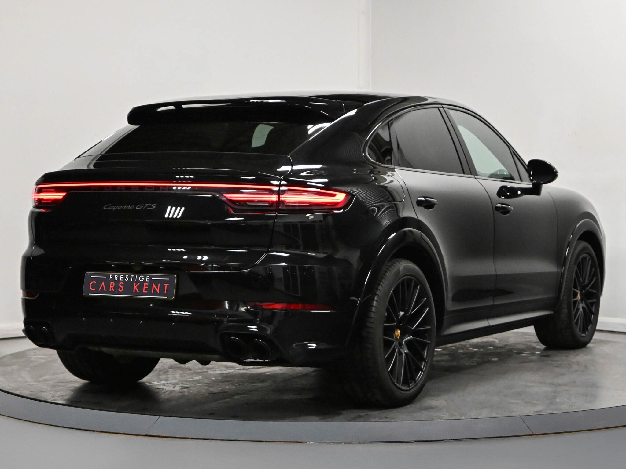 Porsche Cayenne view 24