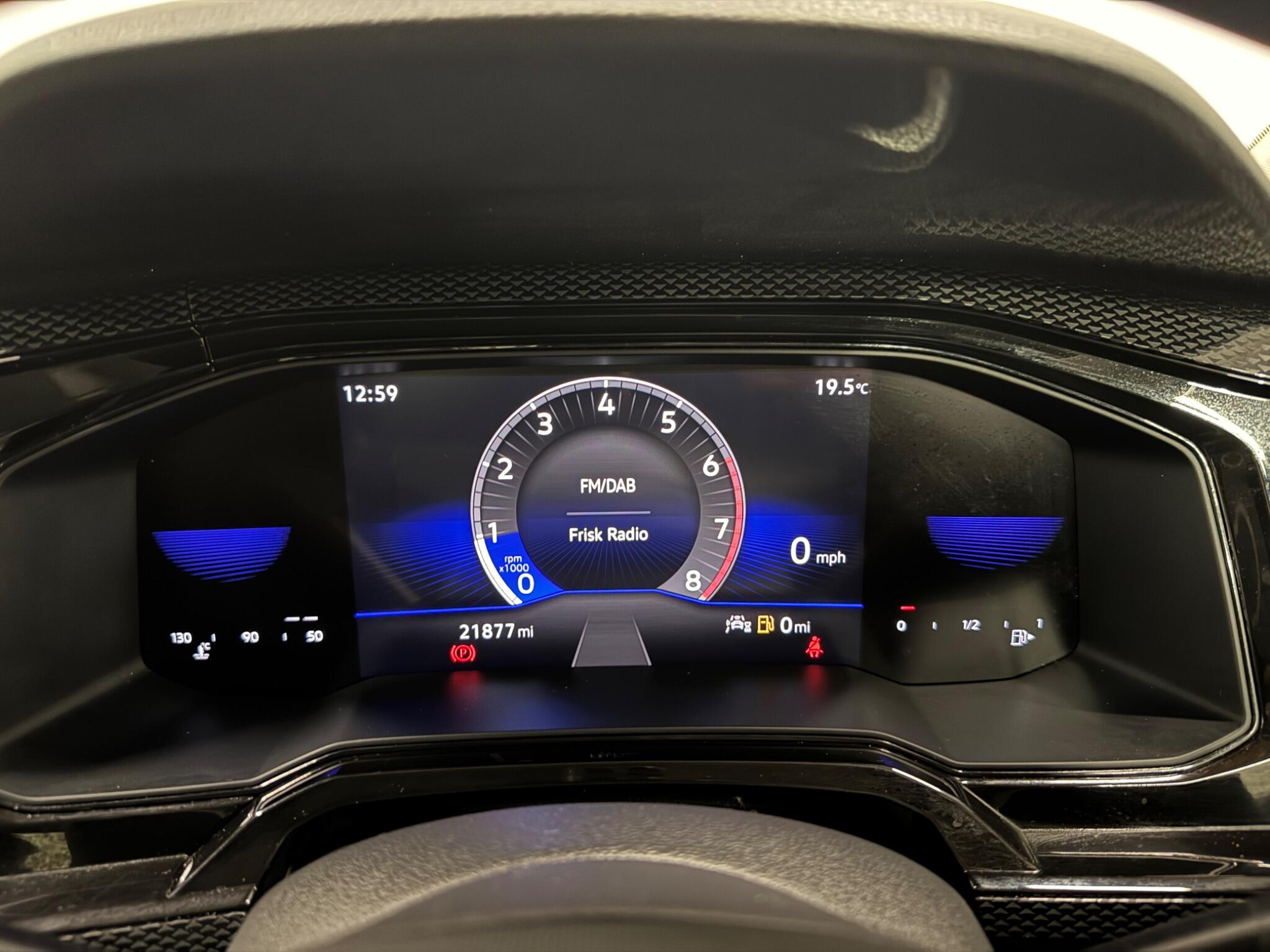 Volkswagen Polo view 13