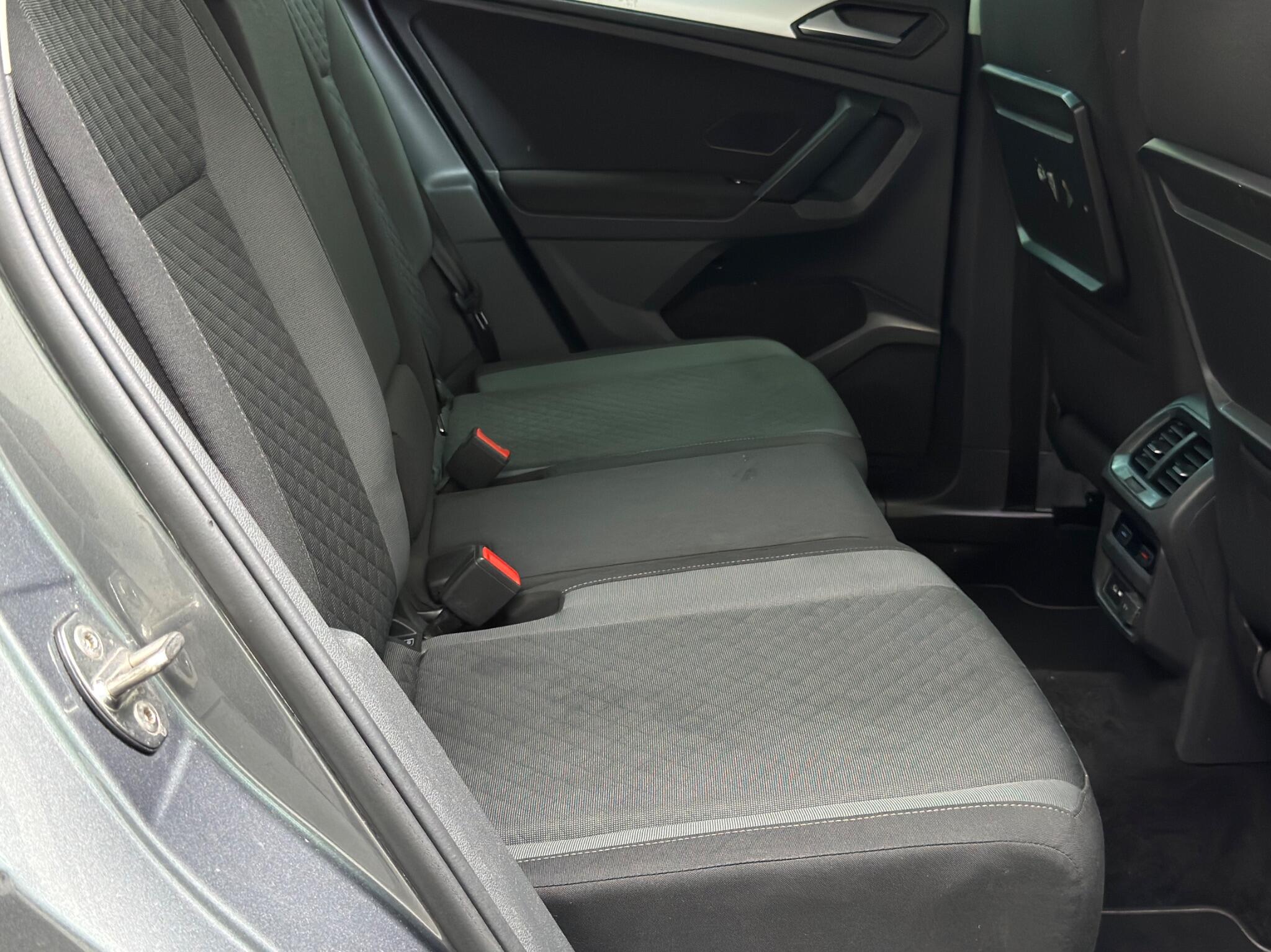 Volkswagen Tiguan view 52