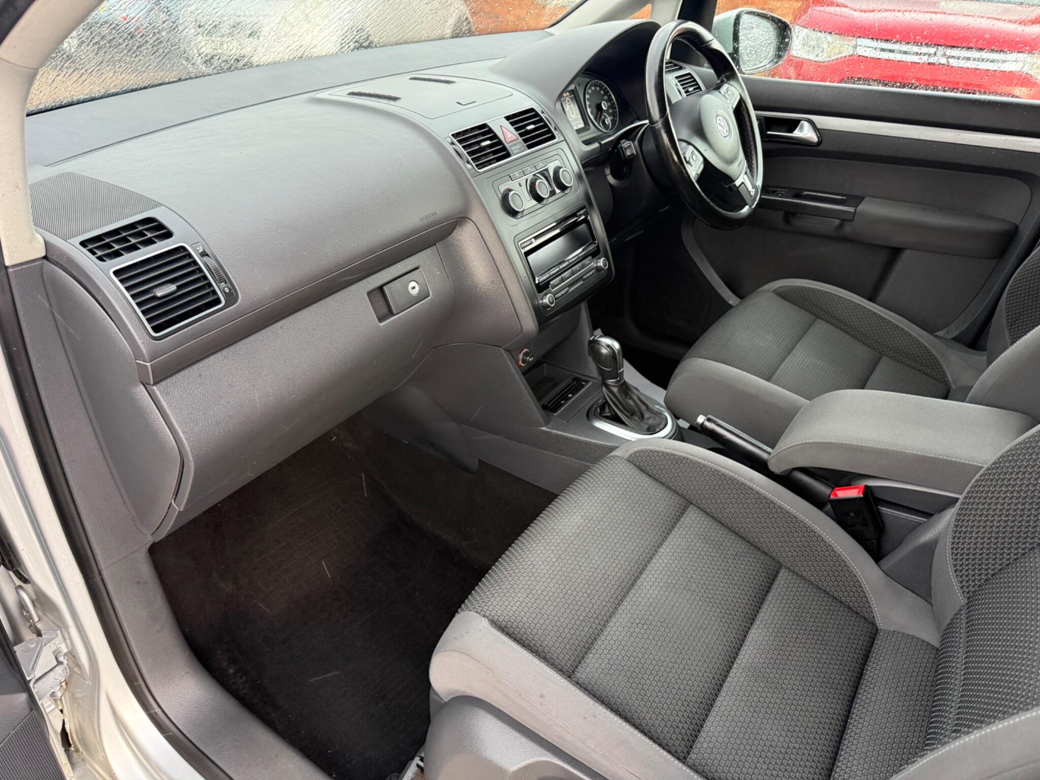 Volkswagen Touran view 26