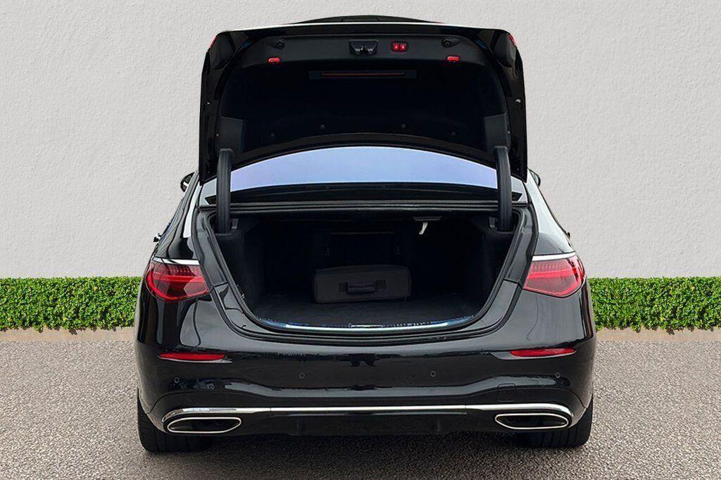 Mercedes-Benz S-Class view 11