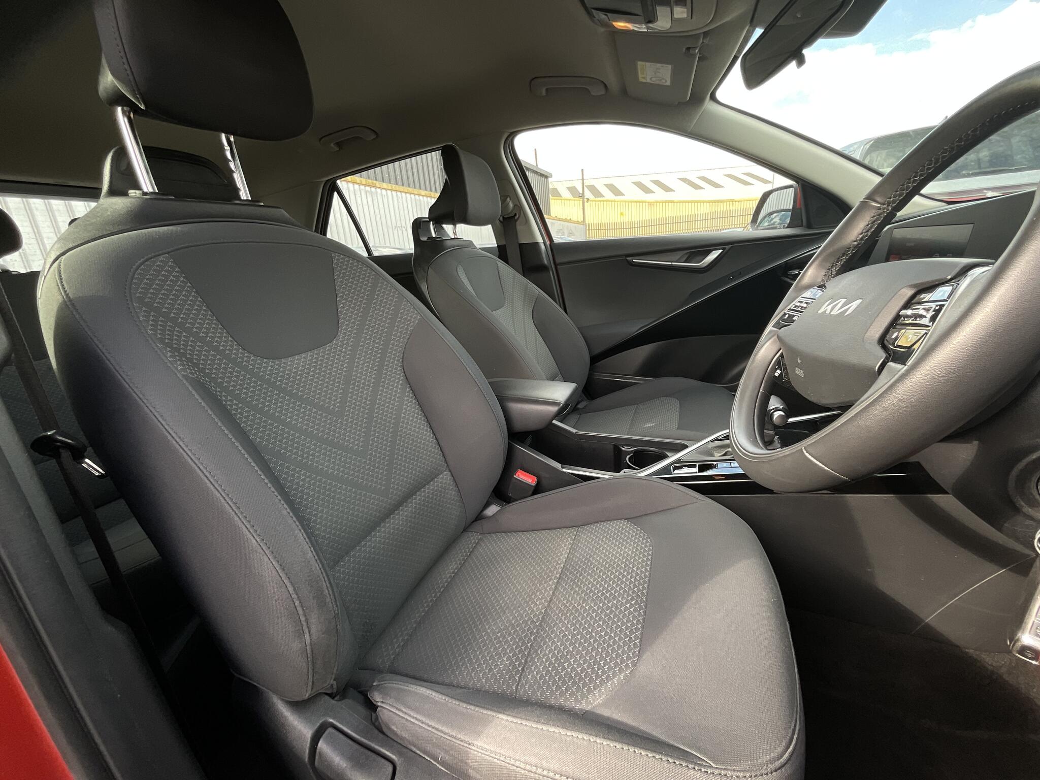 Kia Niro view 3