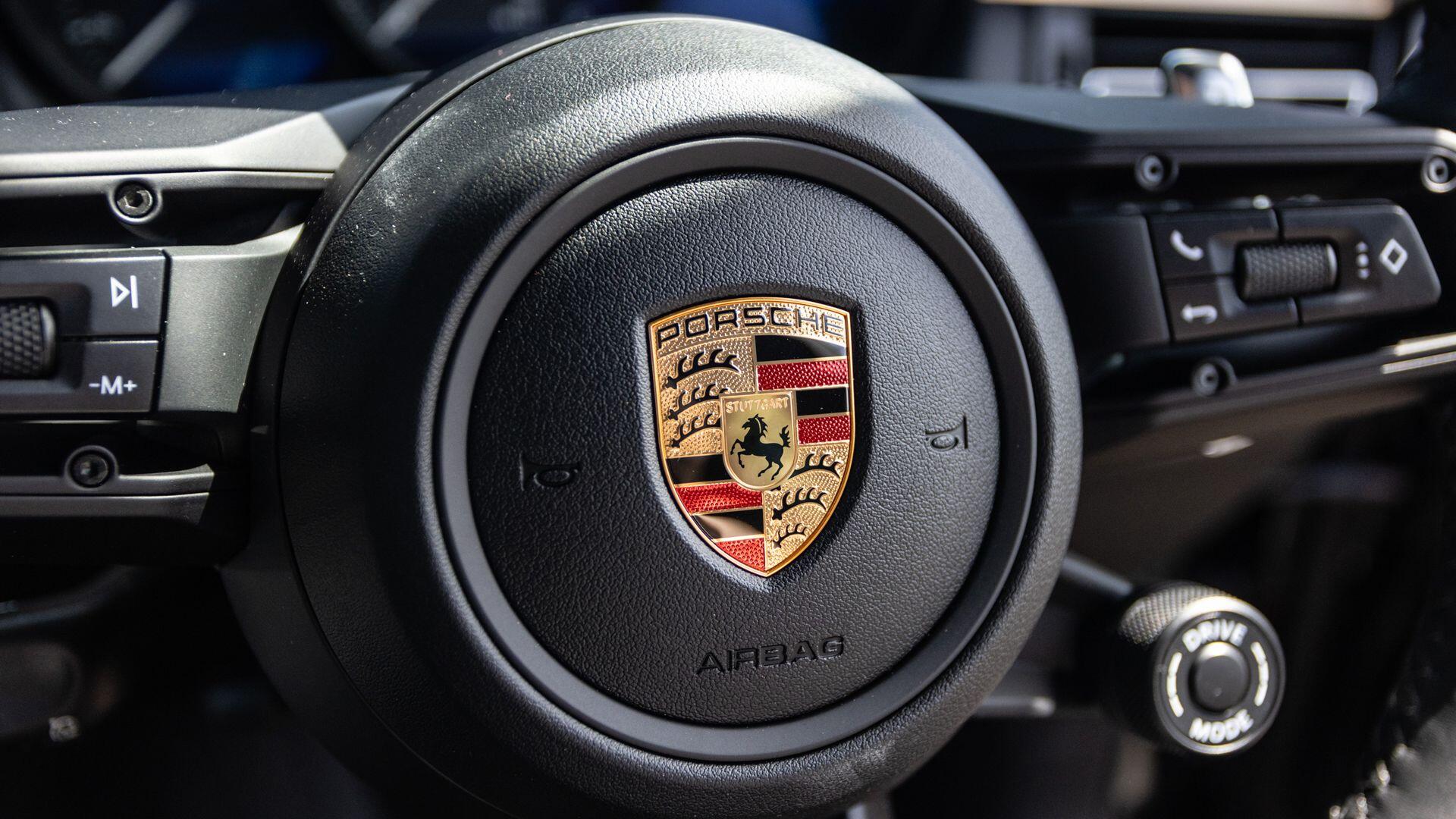 Porsche Macan view 25