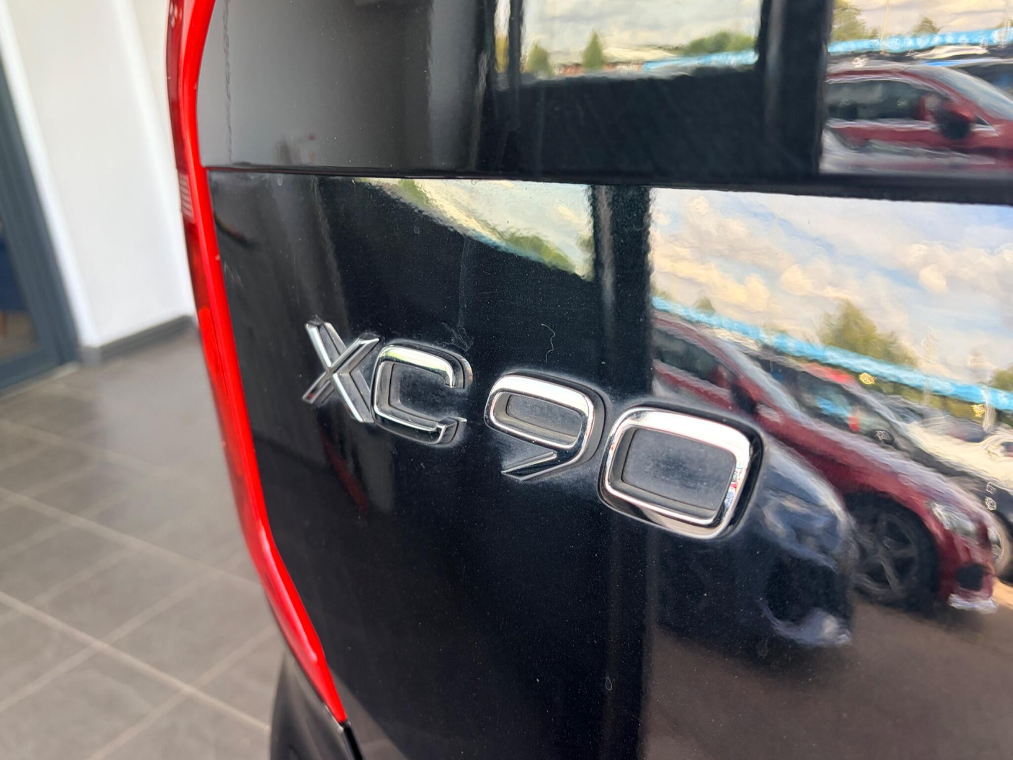 Volvo XC90 view 36