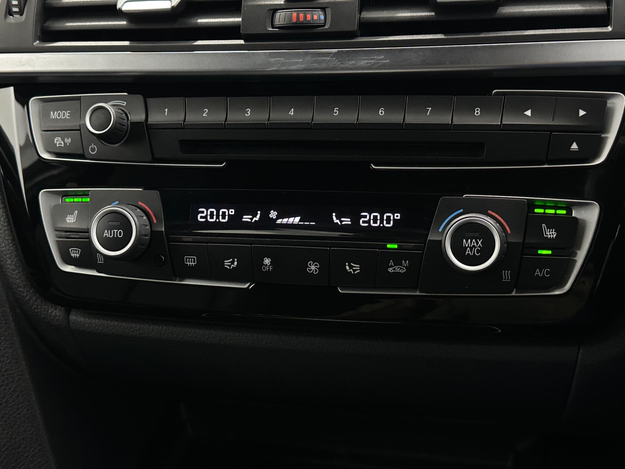 BMW 3 Series view 23