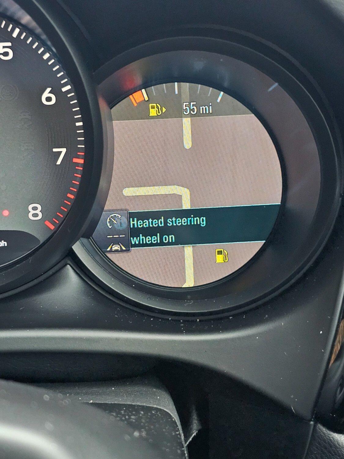 Porsche Macan view 34