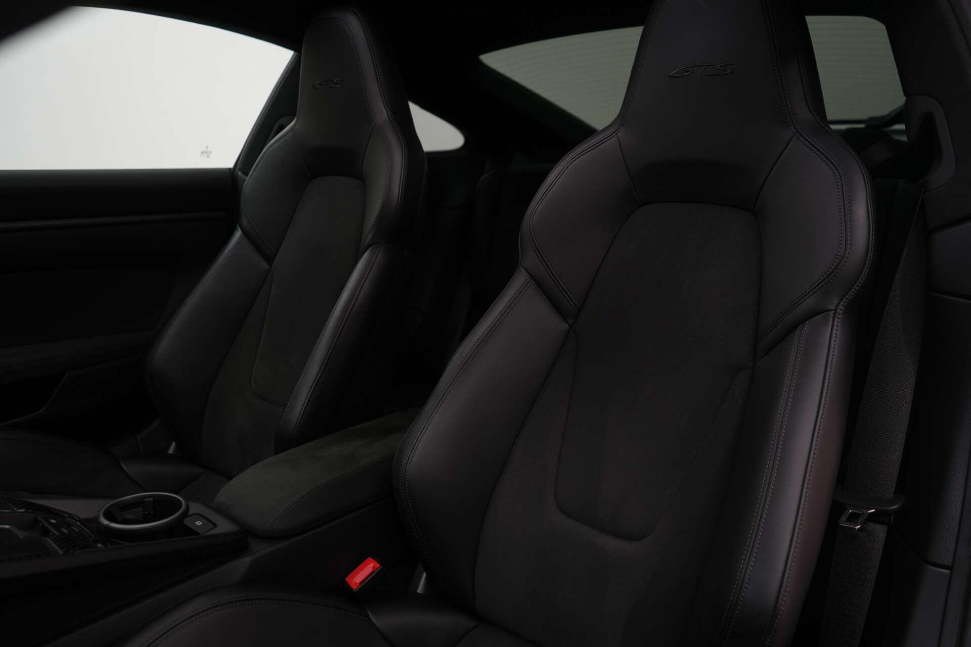 Porsche 911 view 23