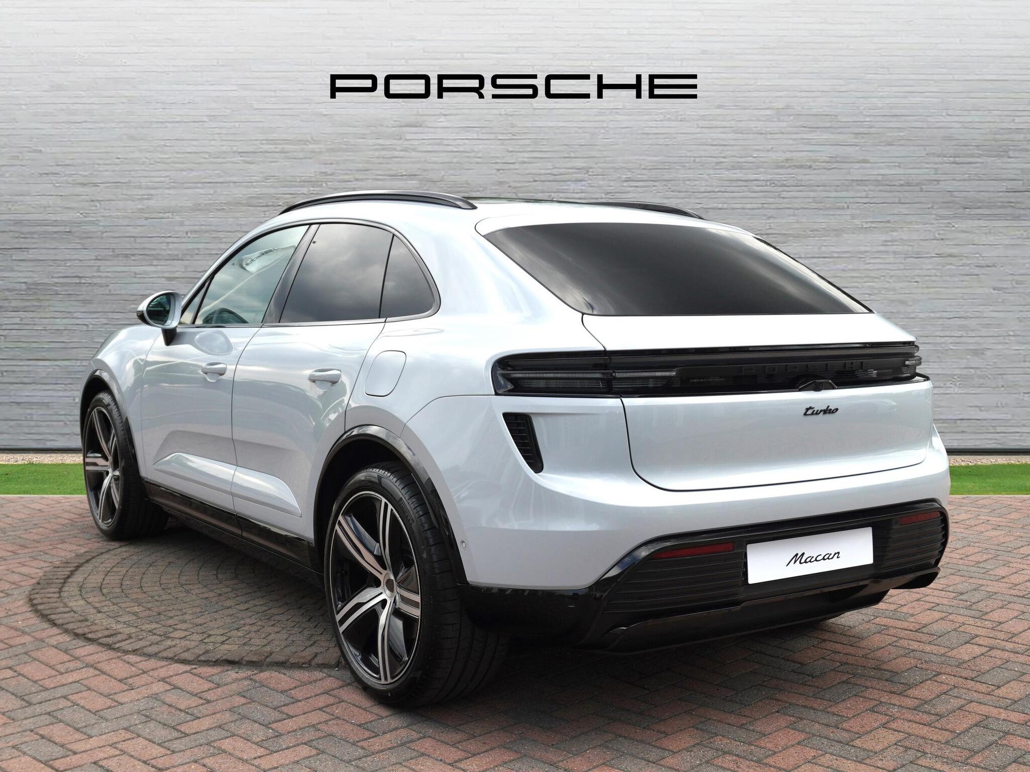 Porsche Macan view 2
