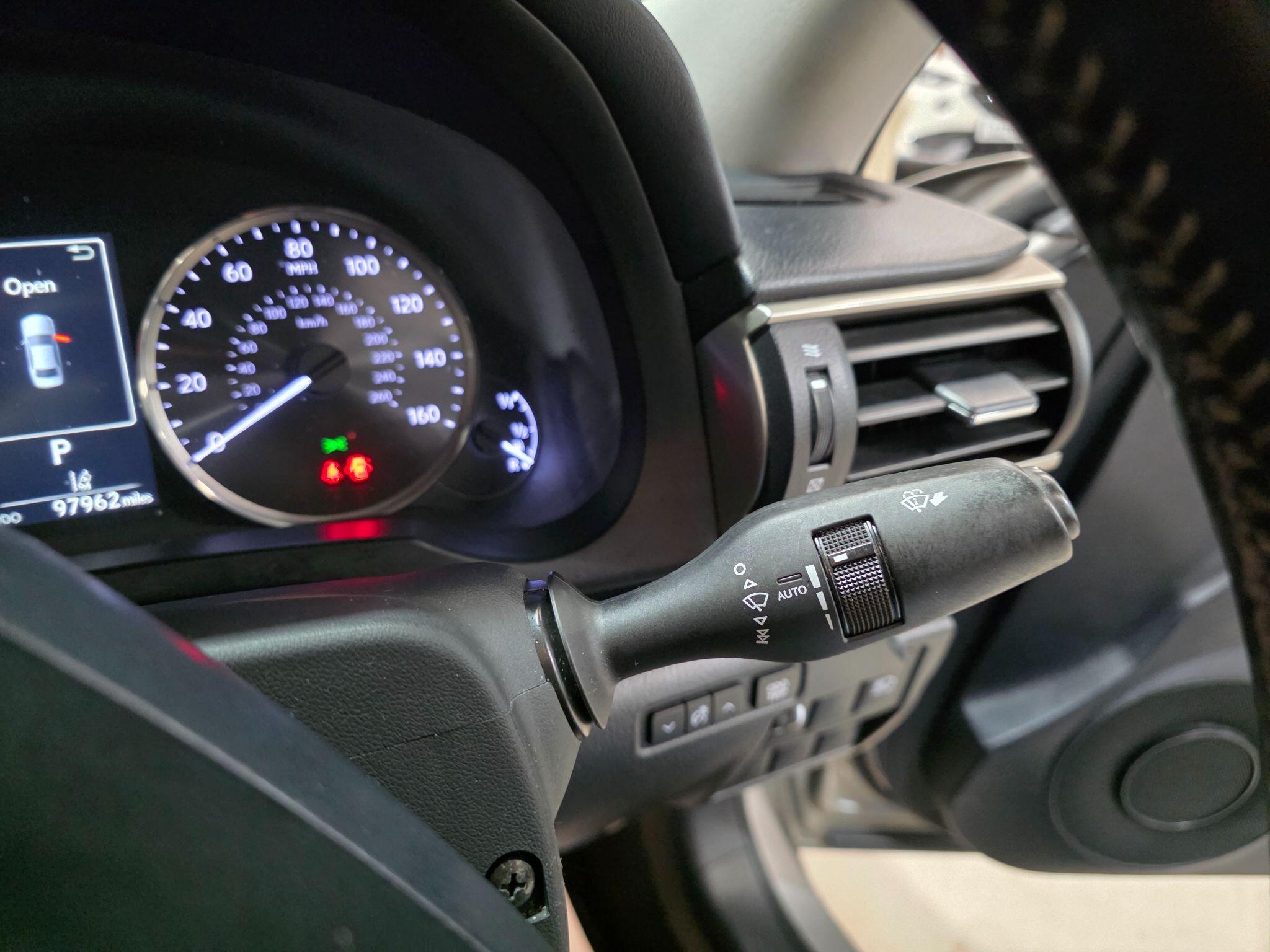 Lexus Is view 18