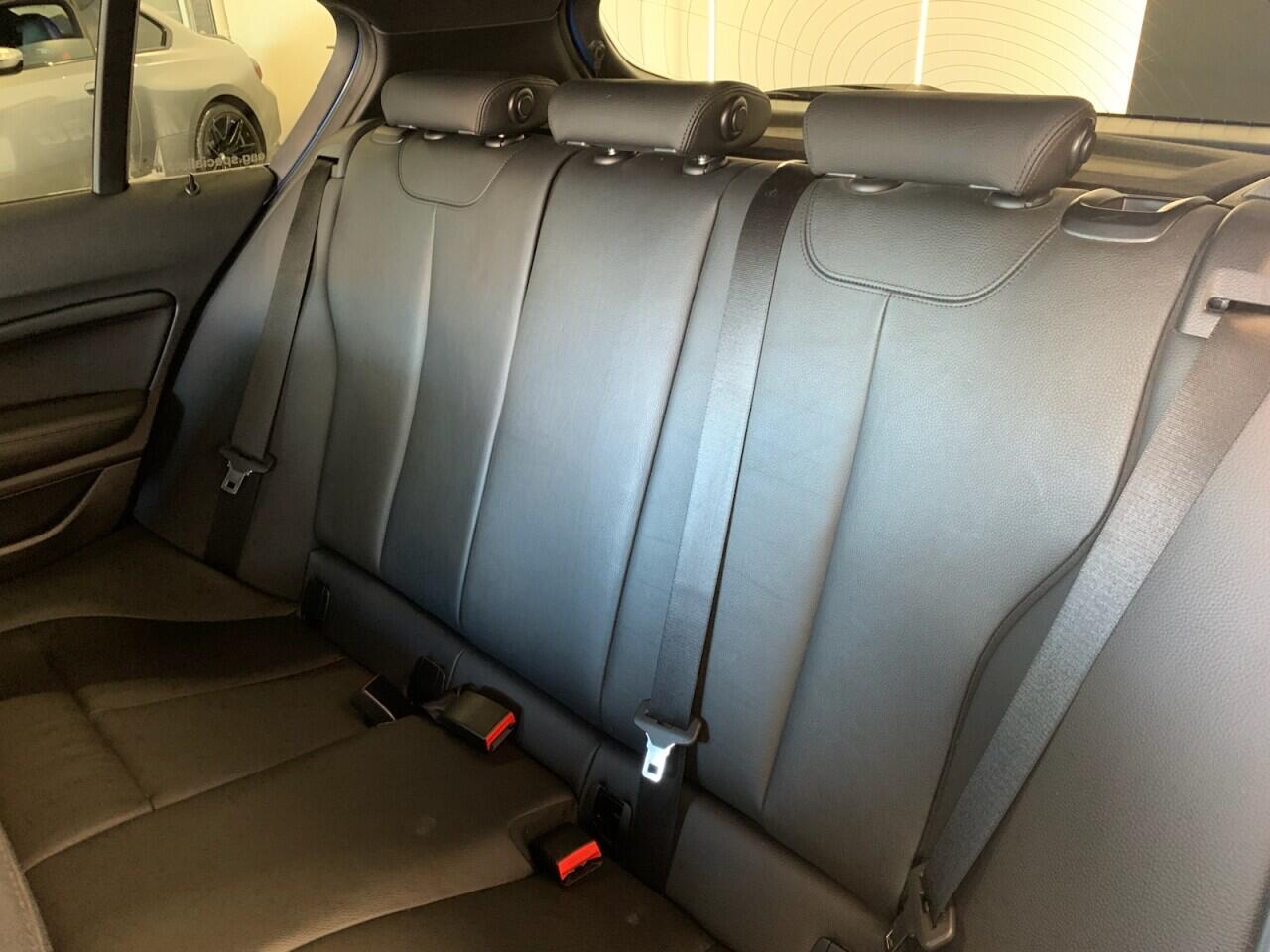 BMW 1 Series view 29