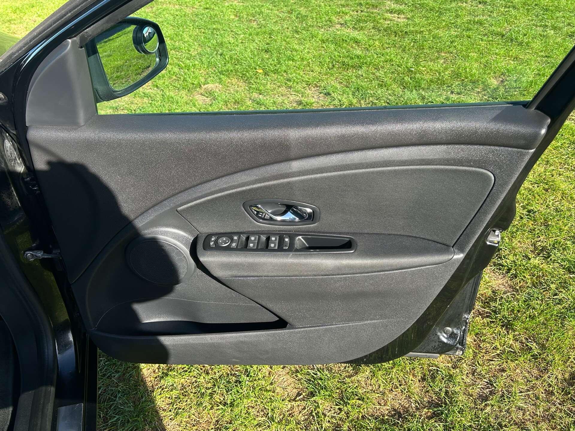 Renault Megane view 12