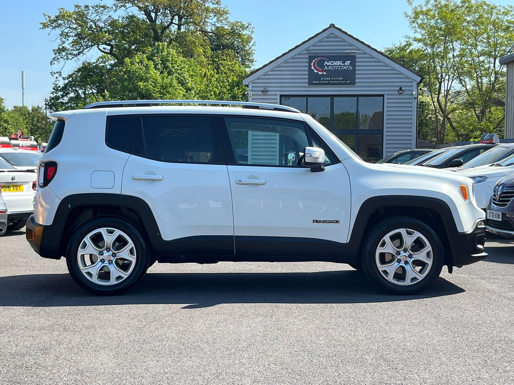 Jeep Renegade view 8