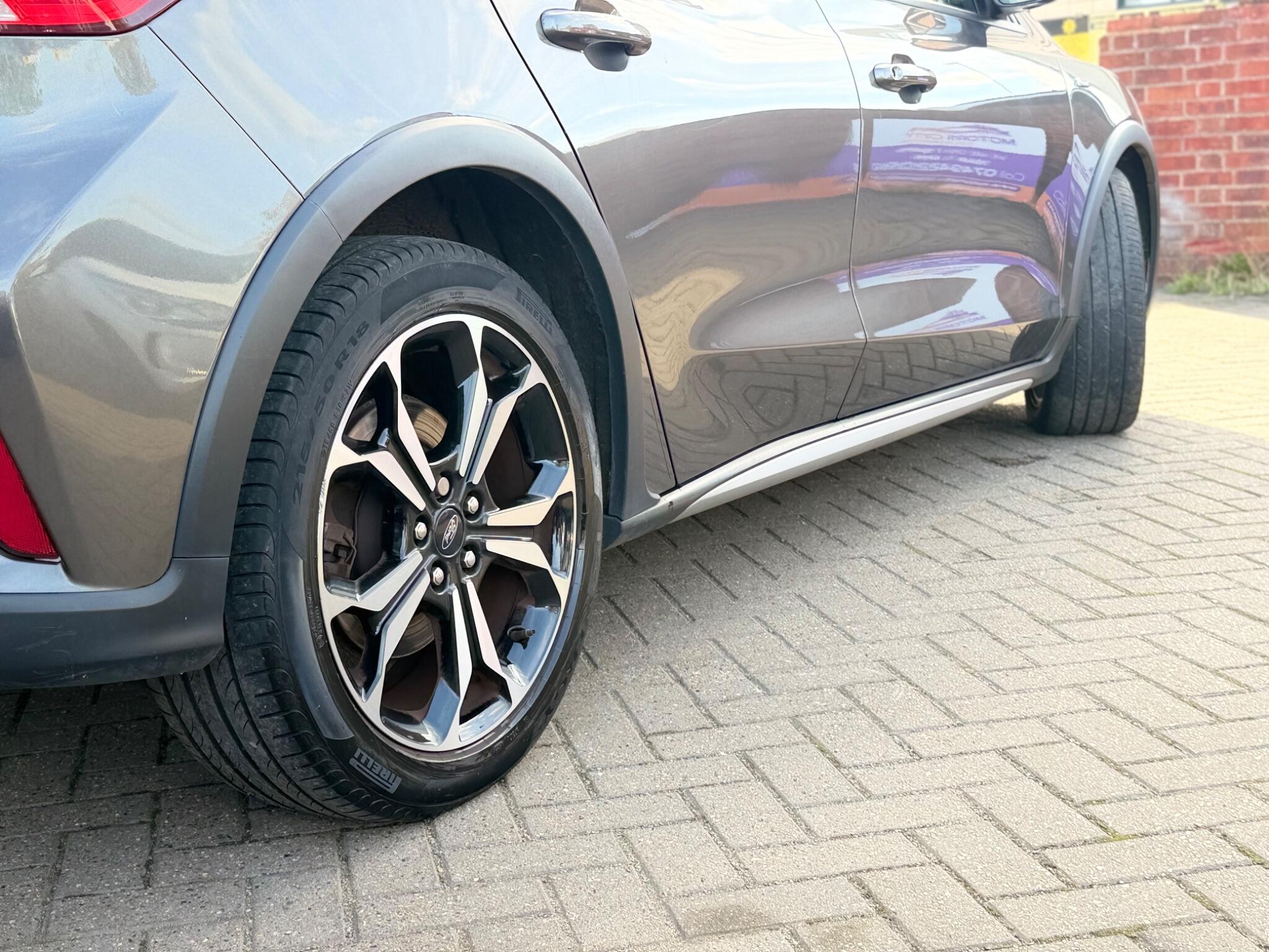 Ford Focus view 14
