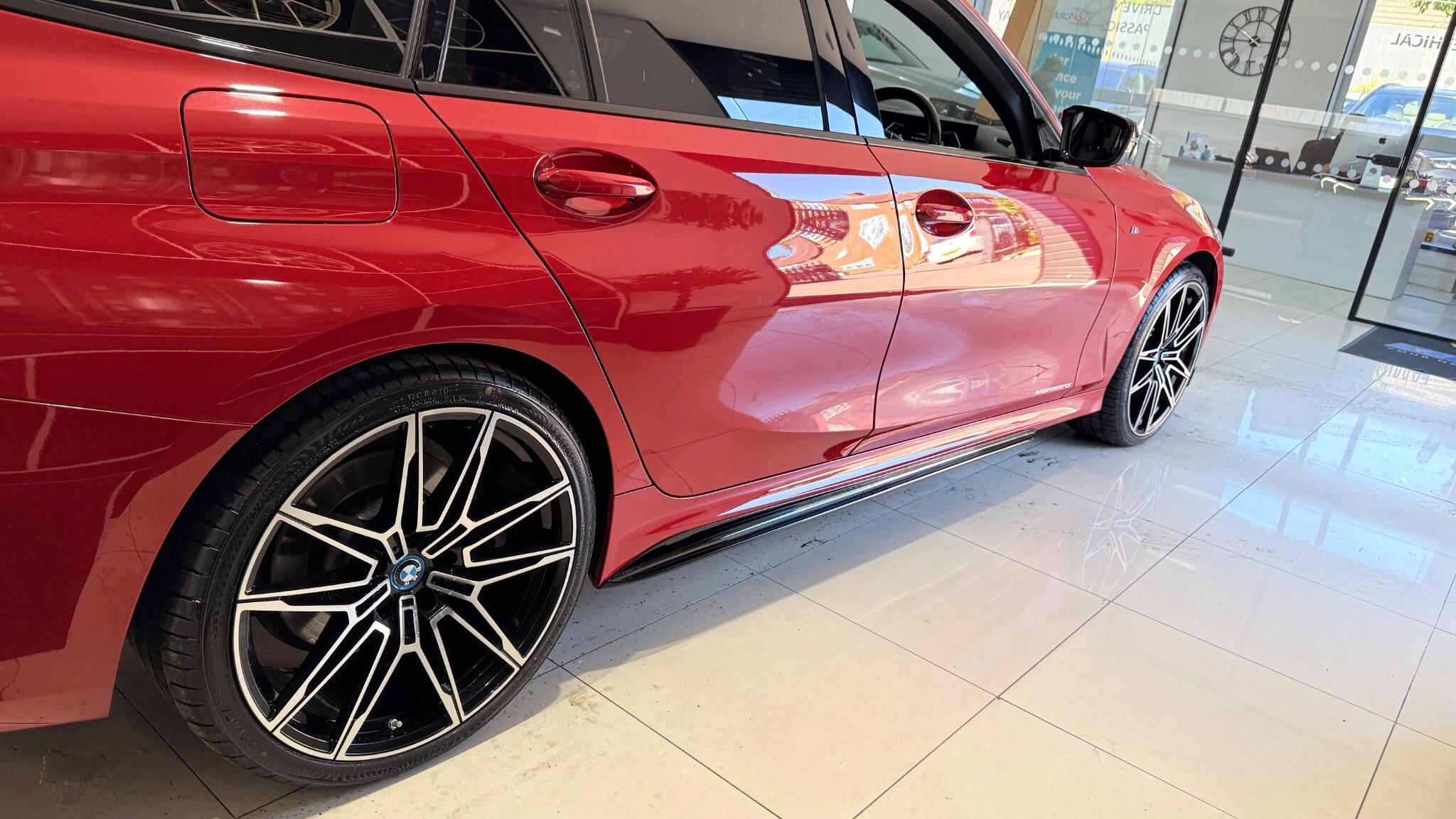BMW 3 Series view 21