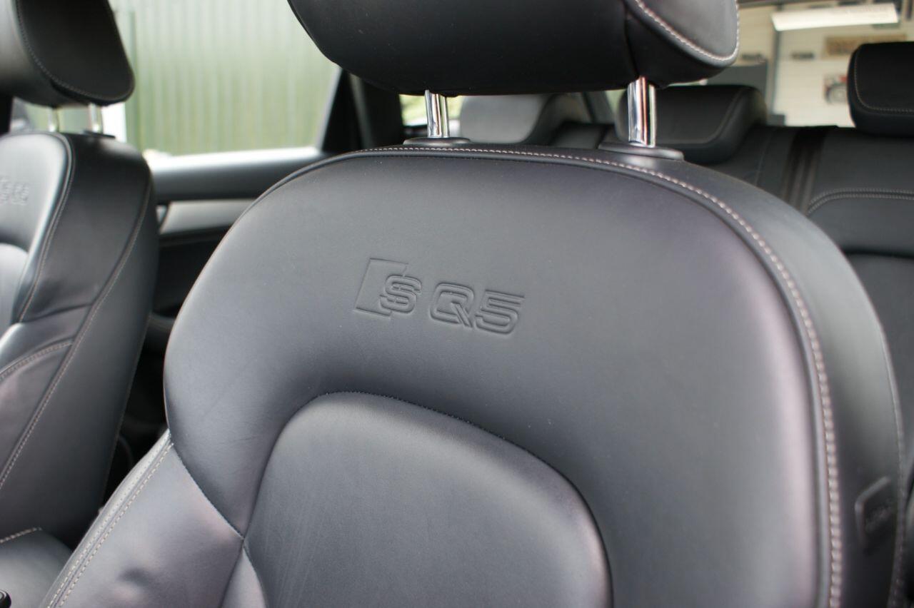 Audi SQ5 view 29