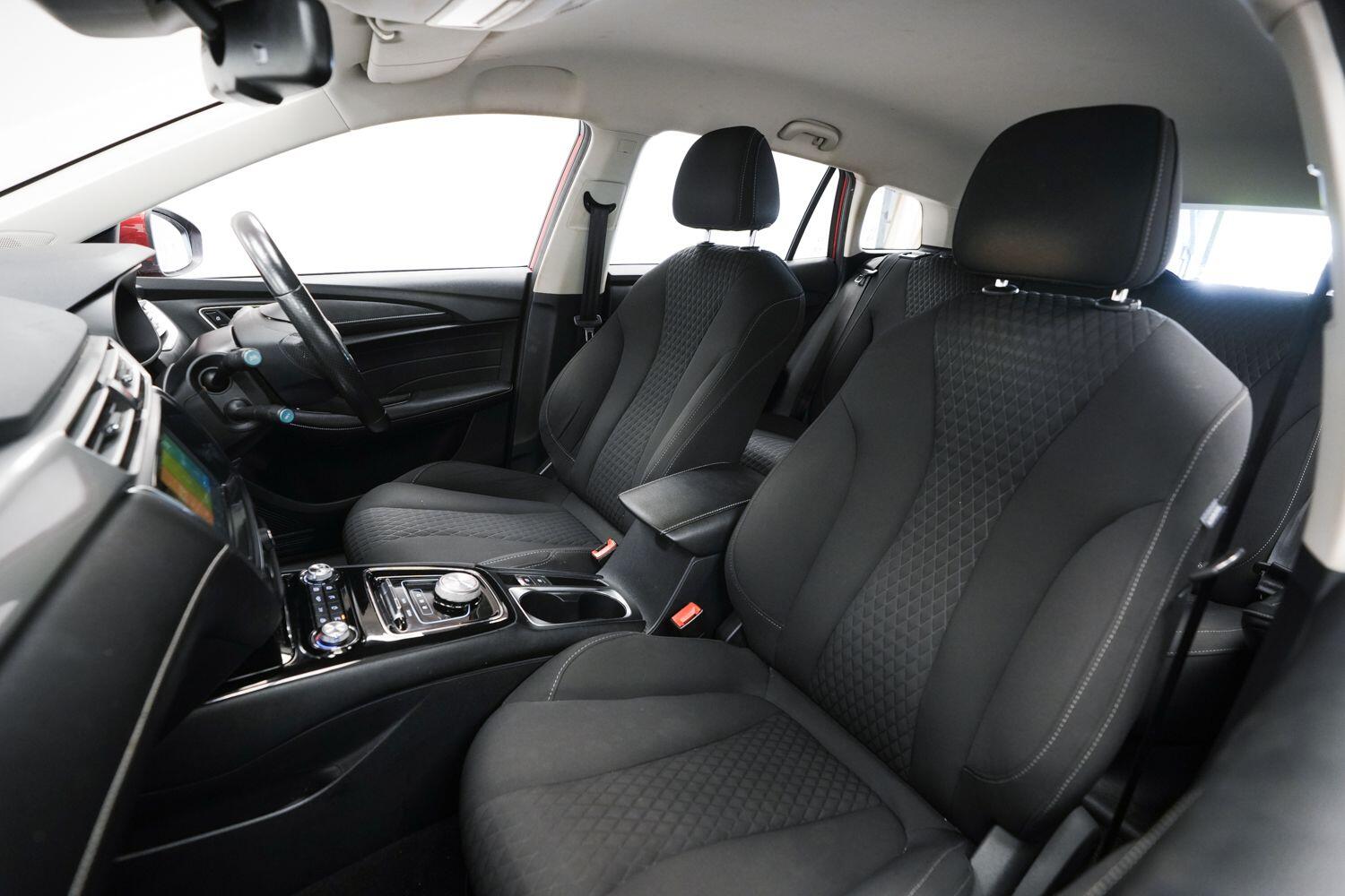 MG MG5 view 23