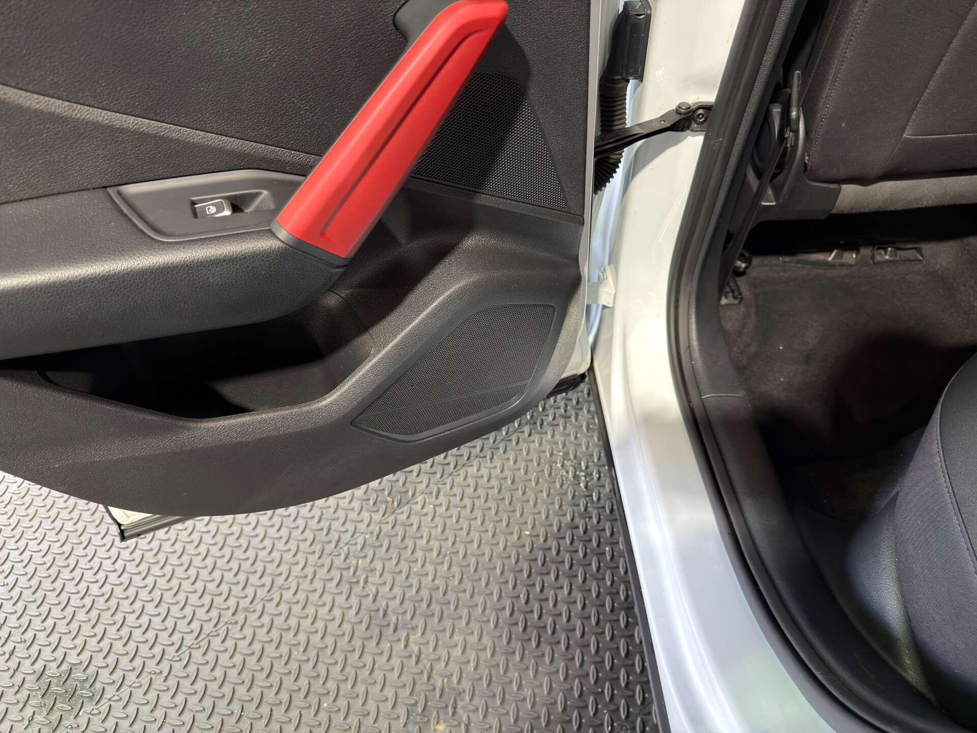 Audi Q2 view 58