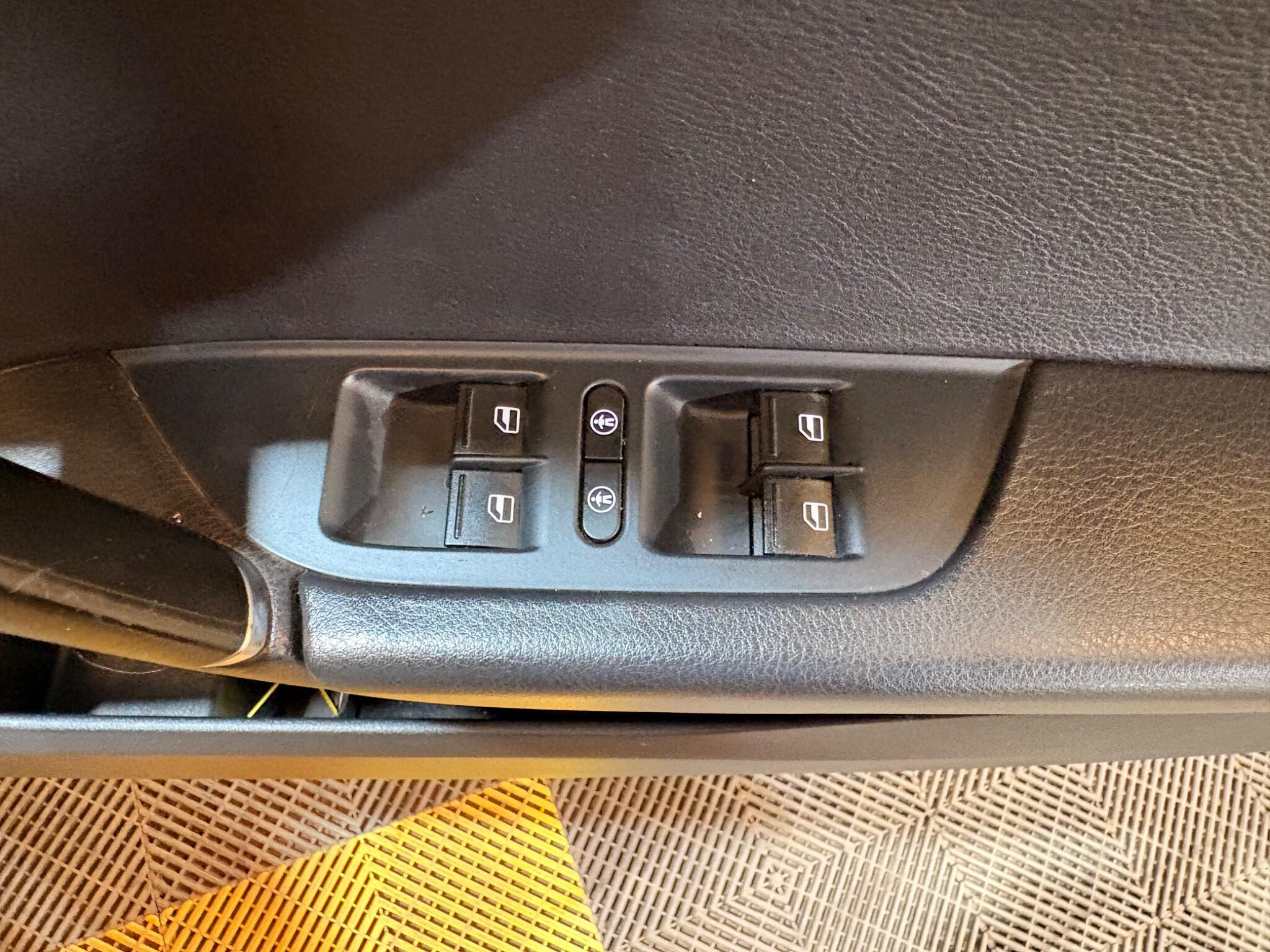 Volkswagen Touareg view 40