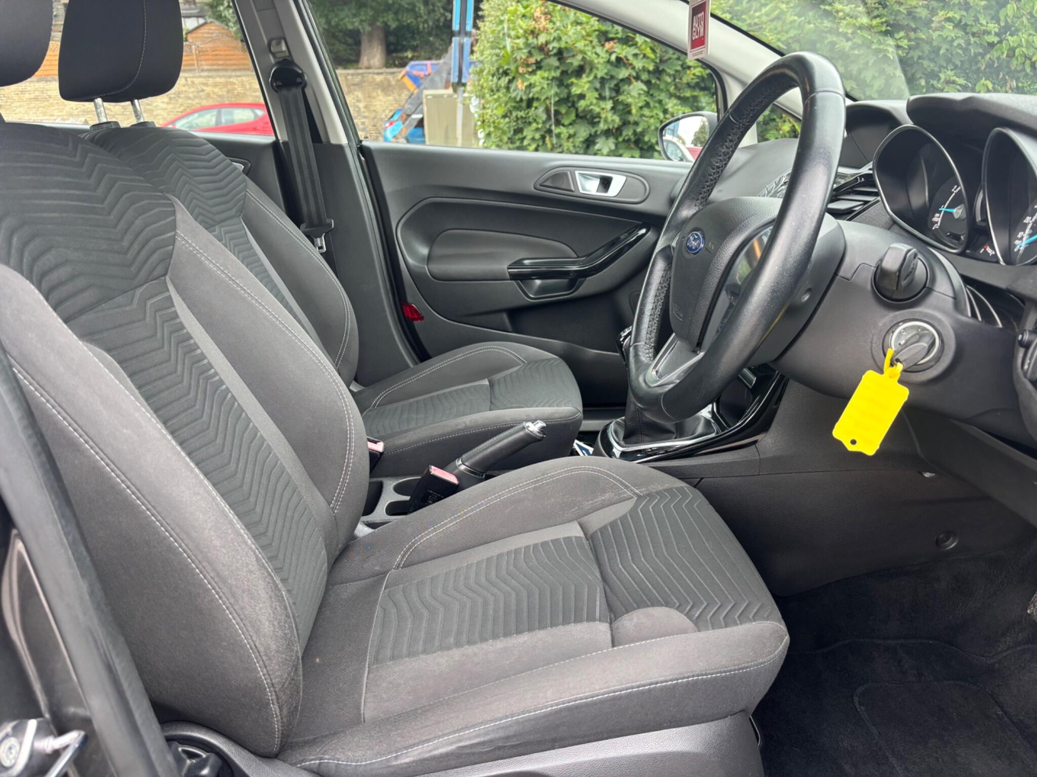 Ford Fiesta view 13