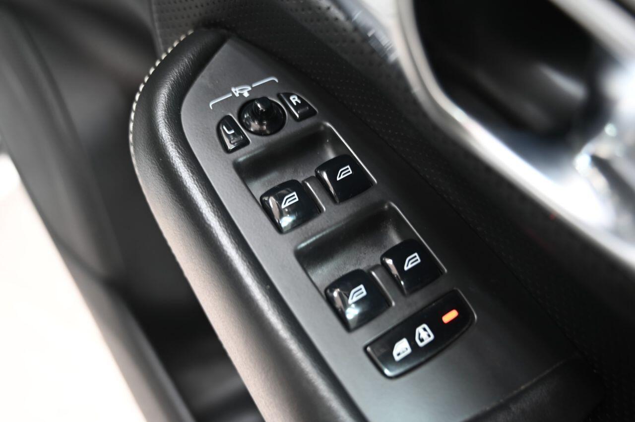 Volvo XC90 view 39