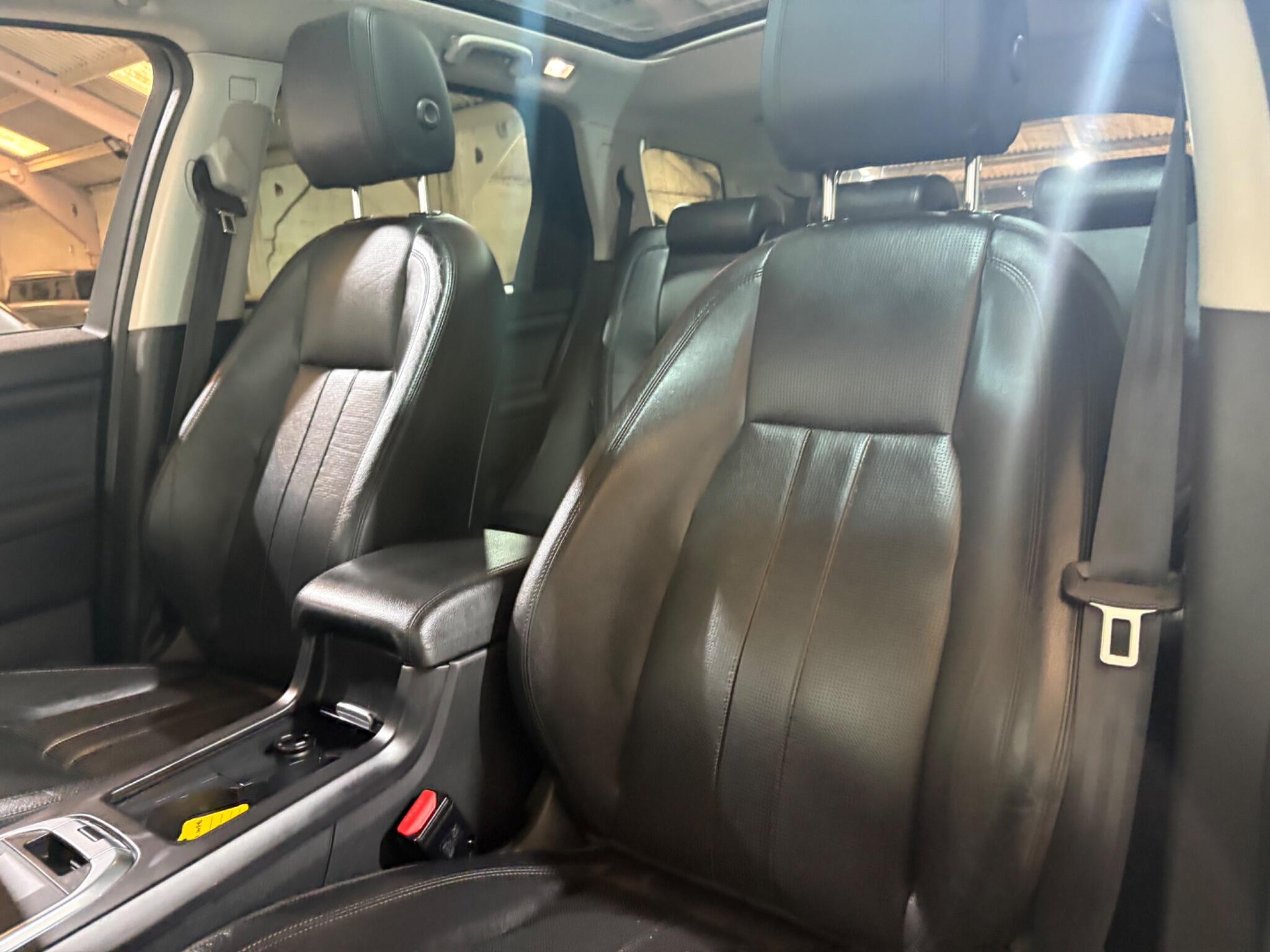 Land Rover Discovery Sport view 61