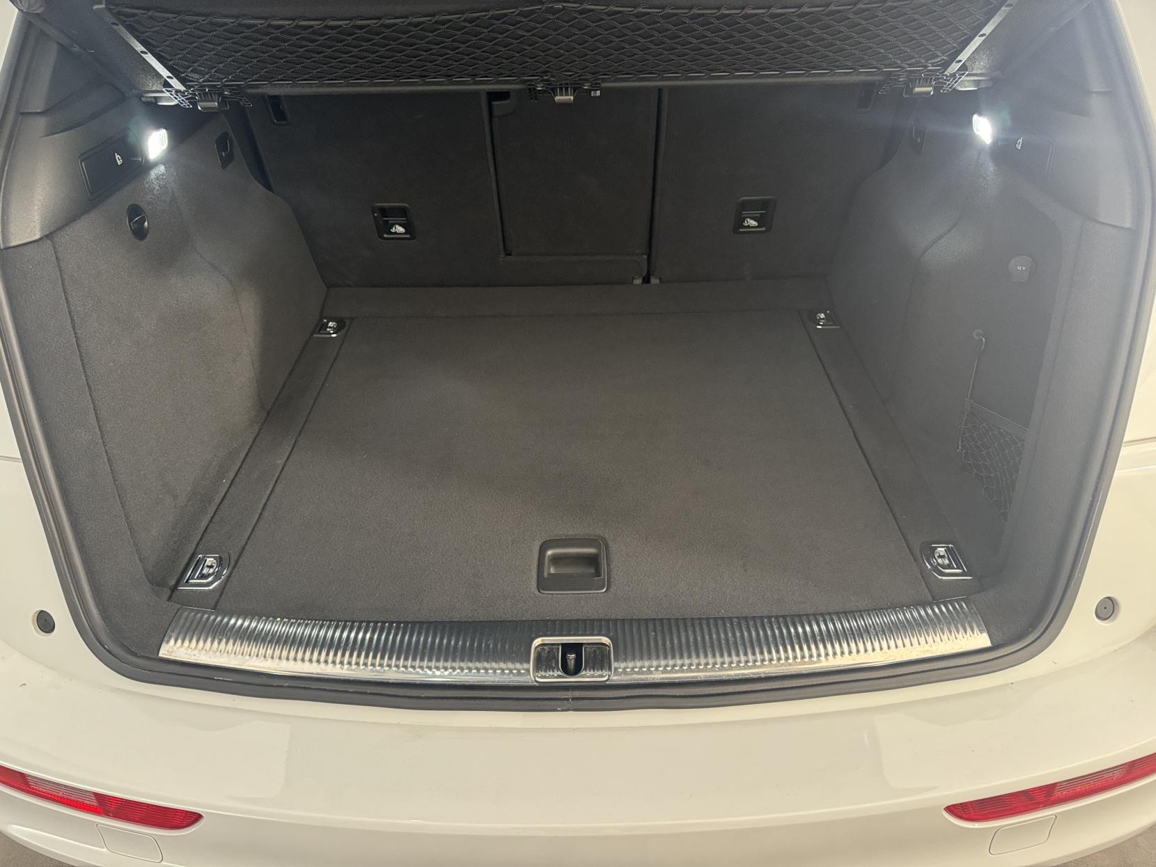 Audi Q5 view 53