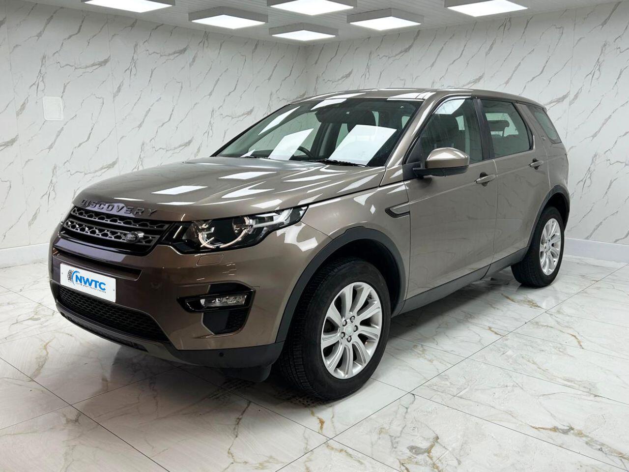 Land Rover Discovery Sport view 5