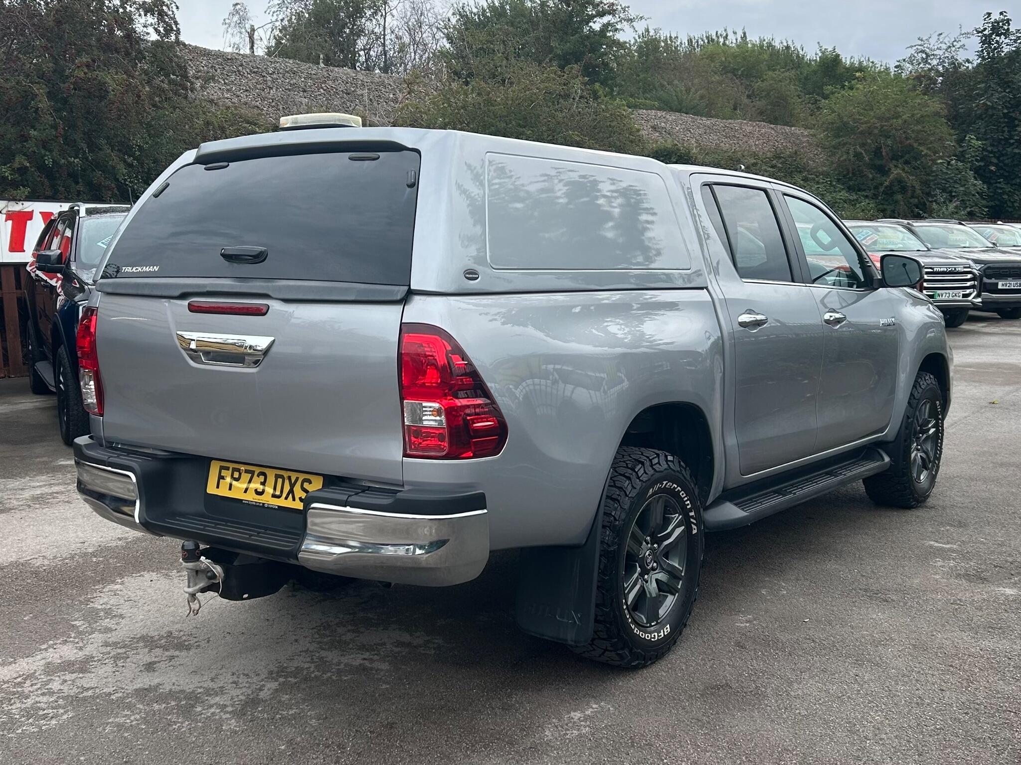 Toyota Hilux view 8