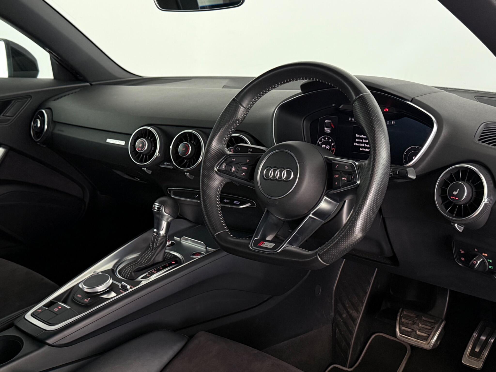 Audi TT view 3