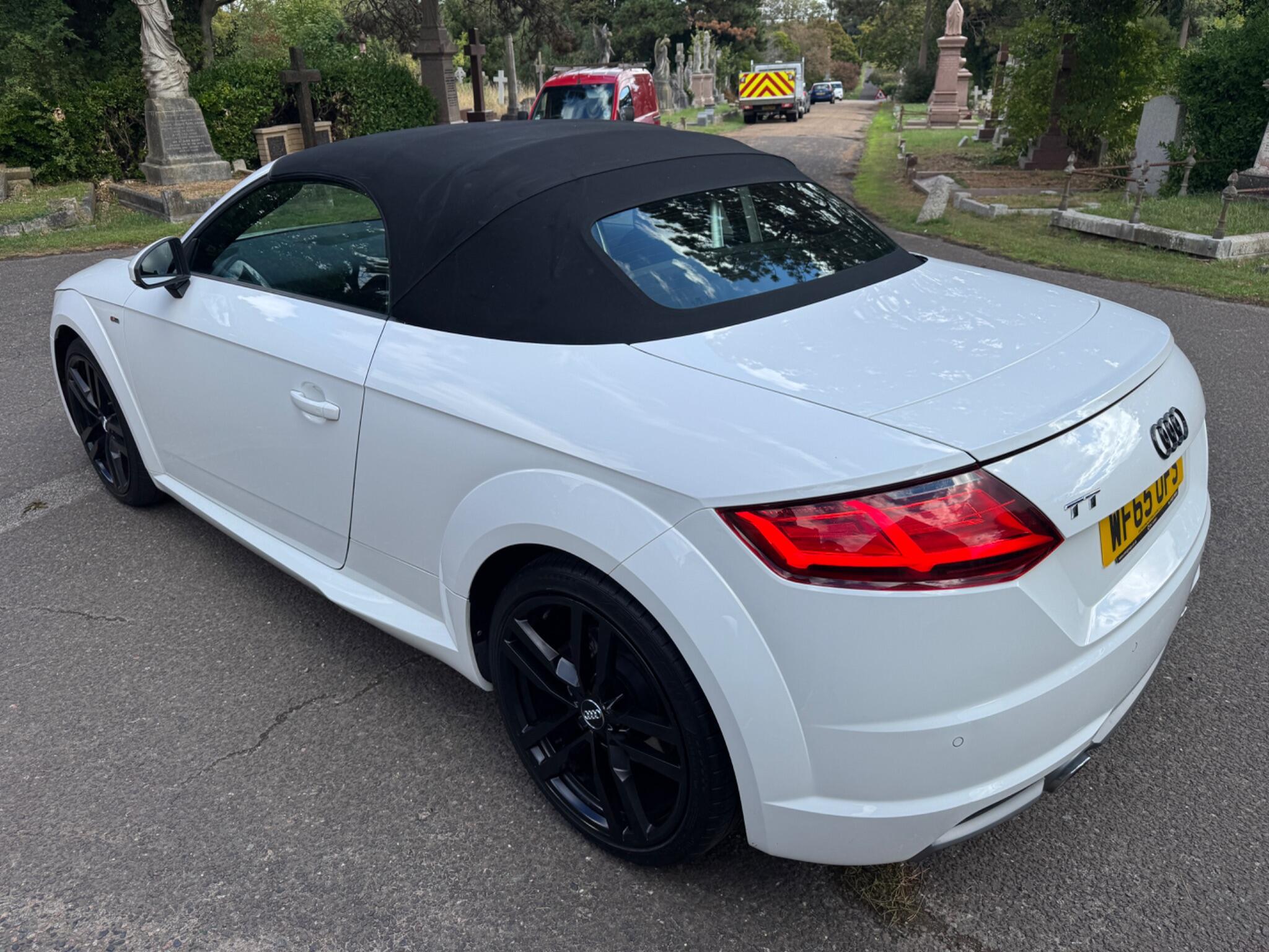 Audi TT view 5